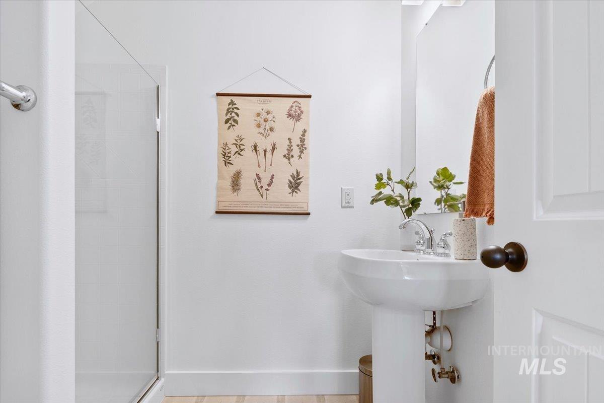 11240 West Blake Dr, Star, Idaho 83669, 4 Bedrooms, 2.5 Bathrooms, Residential For Sale, Price $540,000,MLS 98983331