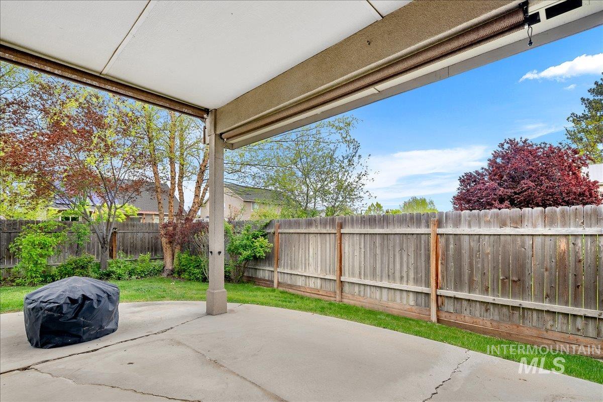 11240 West Blake Dr, Star, Idaho 83669, 4 Bedrooms, 2.5 Bathrooms, Residential For Sale, Price $540,000,MLS 98983331