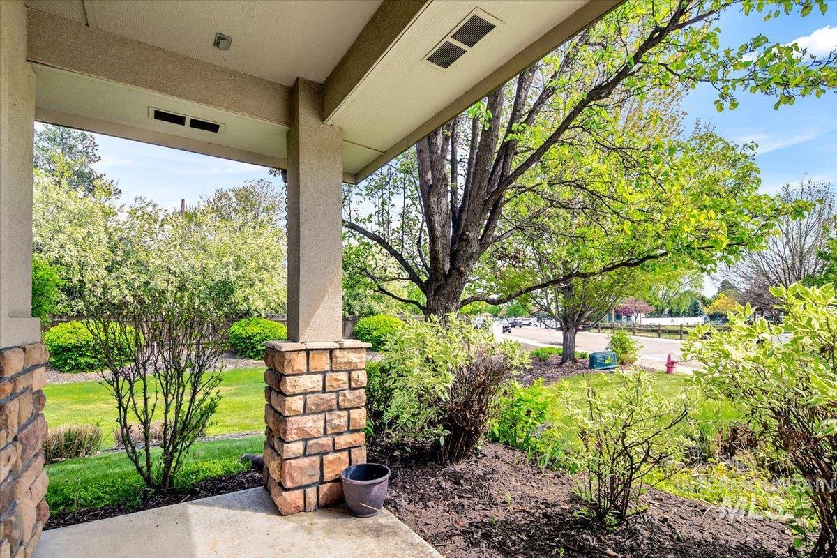 11240 West Blake Dr, Star, Idaho 83669, 4 Bedrooms, 2.5 Bathrooms, Residential For Sale, Price $540,000,MLS 98983331