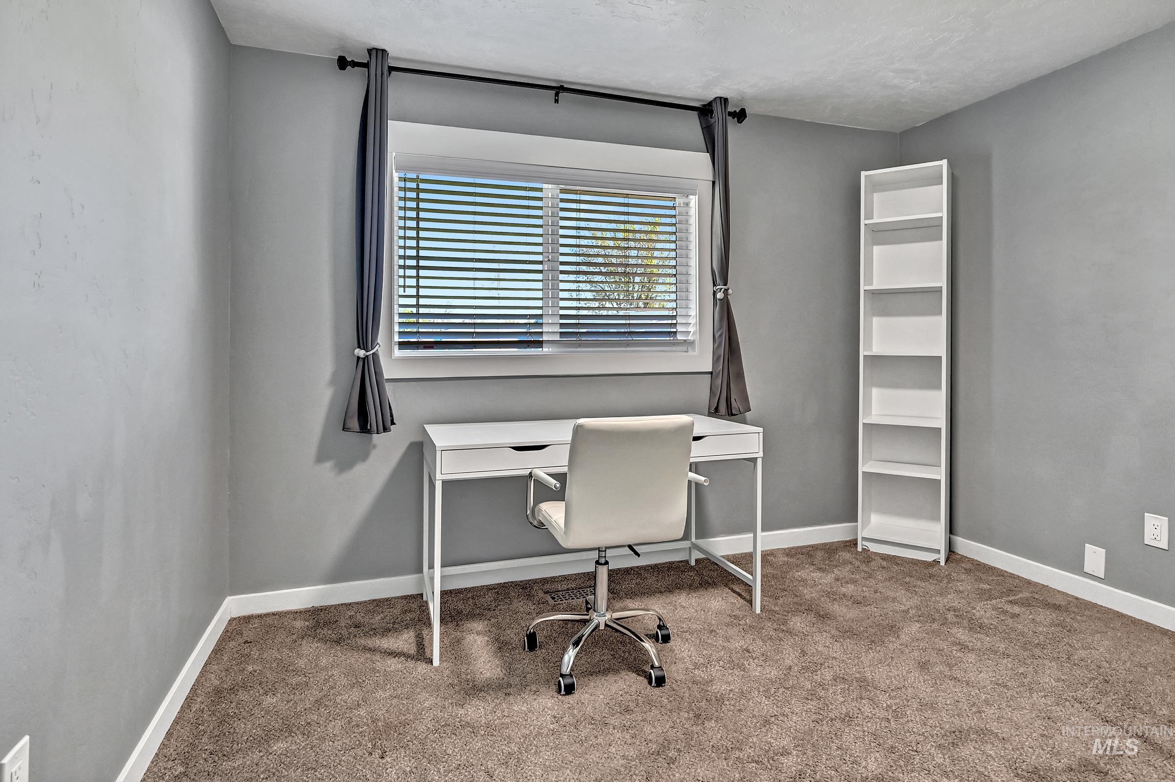 10818 W Marlinwood Dr, Boise, Idaho 83713, 3 Bedrooms, 2 Bathrooms, Residential For Sale, Price $515,000,MLS 98983335