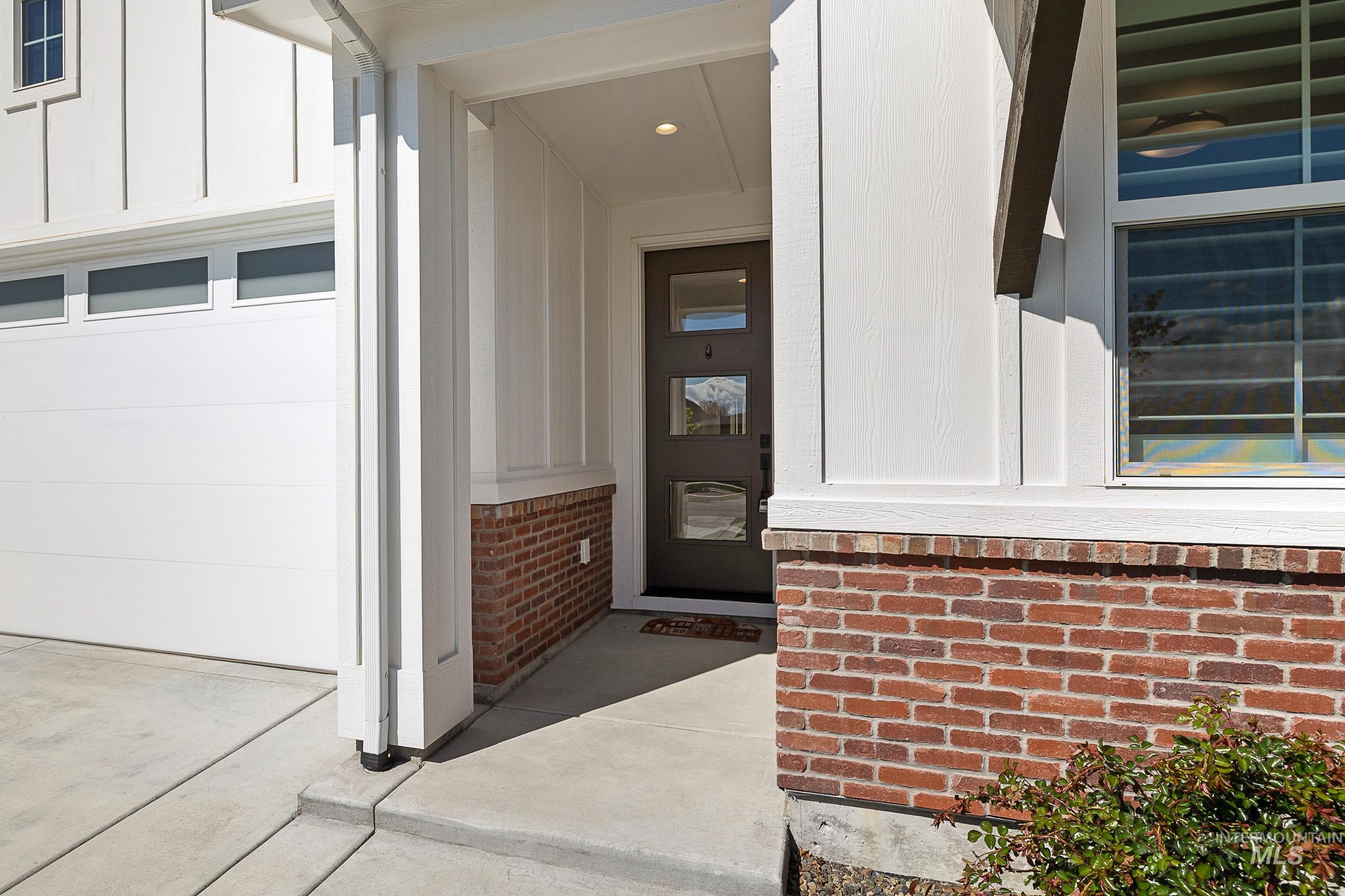 493 N Plainfield Ave, Eagle, Idaho 83616, 3 Bedrooms, 3 Bathrooms, Residential For Sale, Price $600,000,MLS 98983337