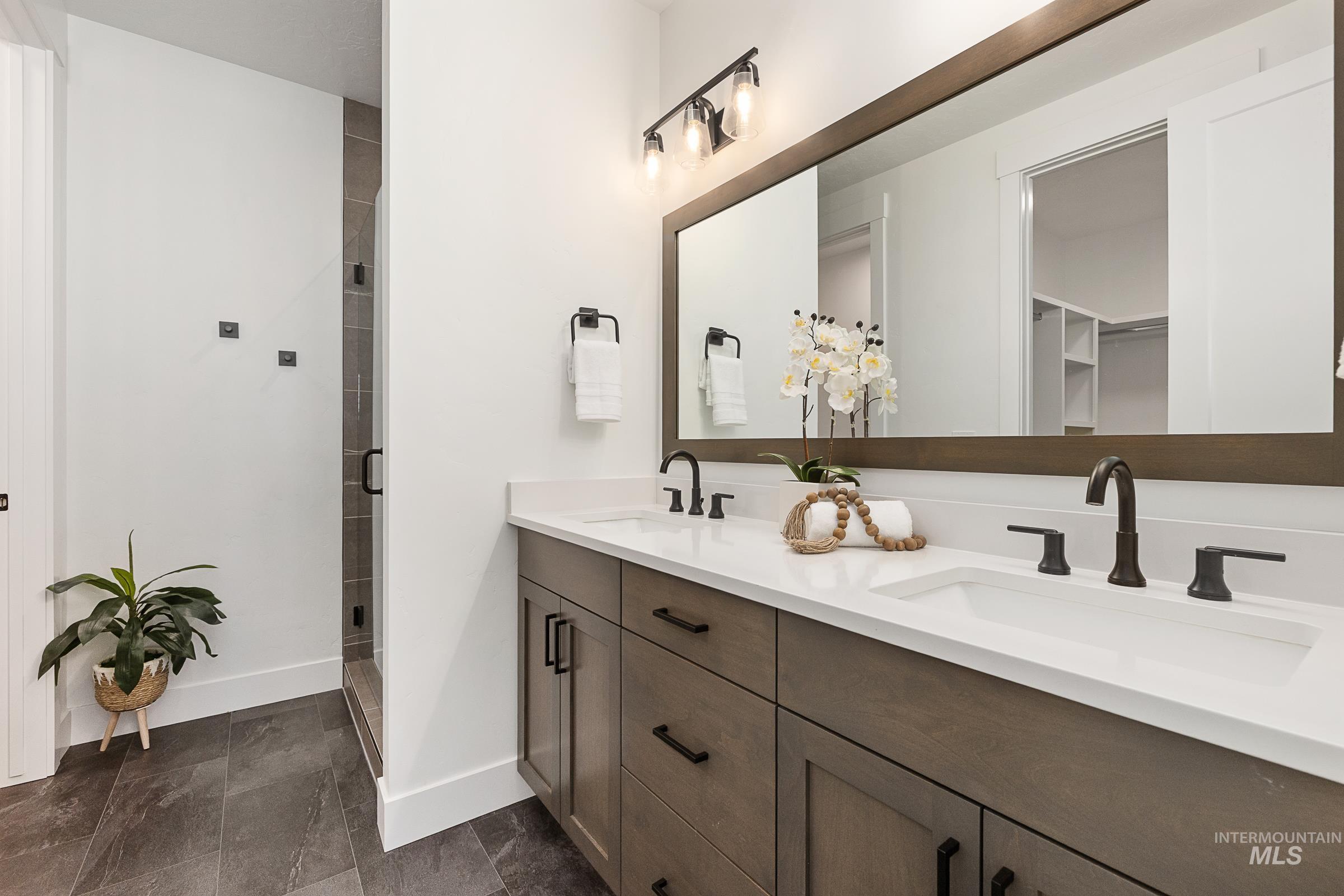 493 N Plainfield Ave, Eagle, Idaho 83616, 3 Bedrooms, 3 Bathrooms, Residential For Sale, Price $600,000,MLS 98983337