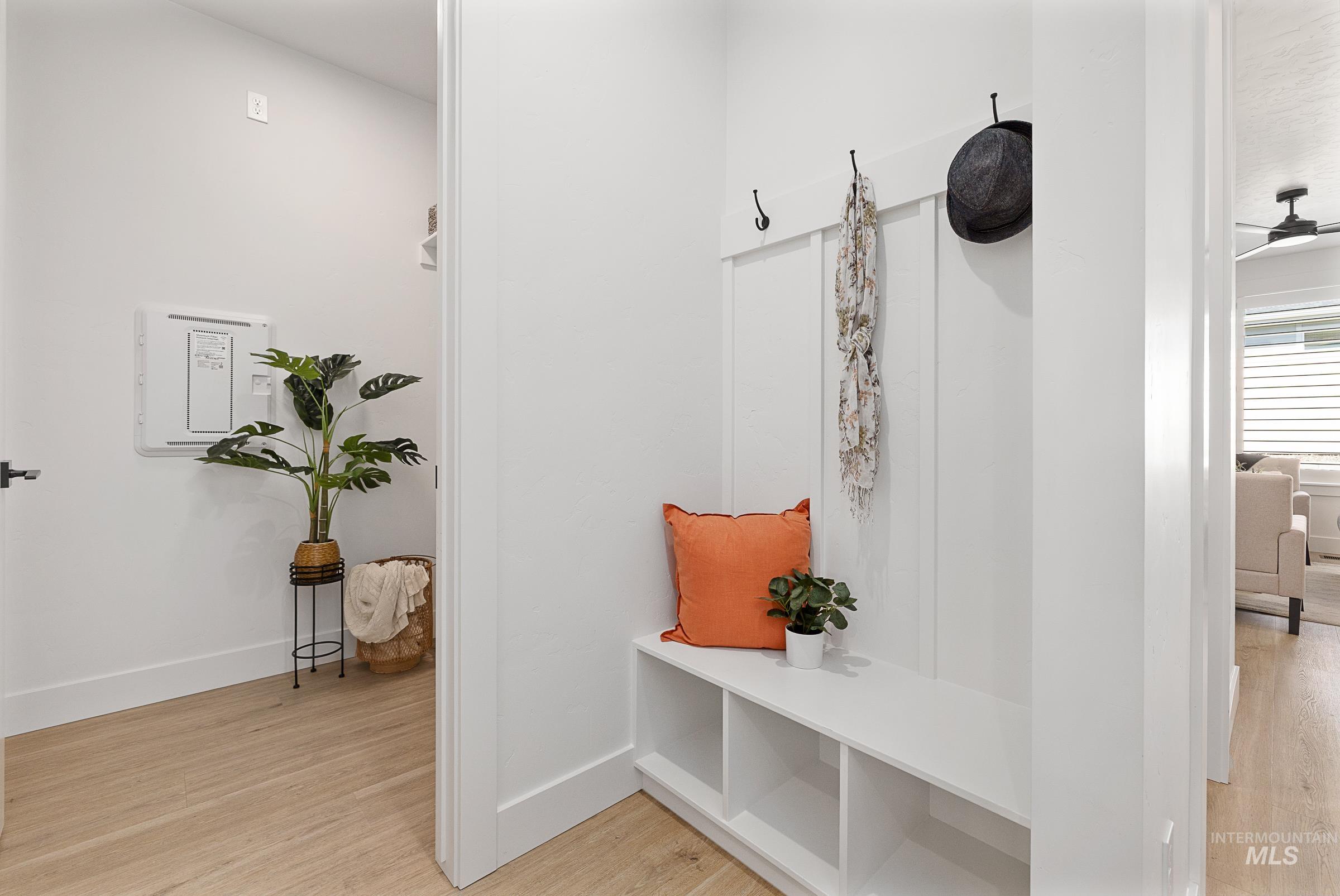 493 N Plainfield Ave, Eagle, Idaho 83616, 3 Bedrooms, 3 Bathrooms, Residential For Sale, Price $600,000,MLS 98983337