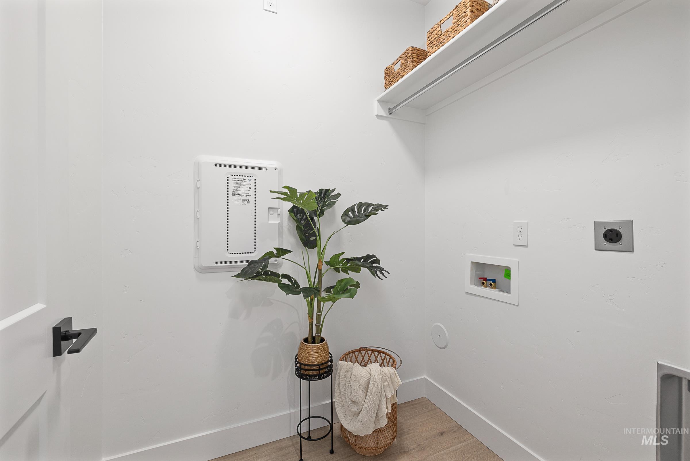 493 N Plainfield Ave, Eagle, Idaho 83616, 3 Bedrooms, 3 Bathrooms, Residential For Sale, Price $600,000,MLS 98983337