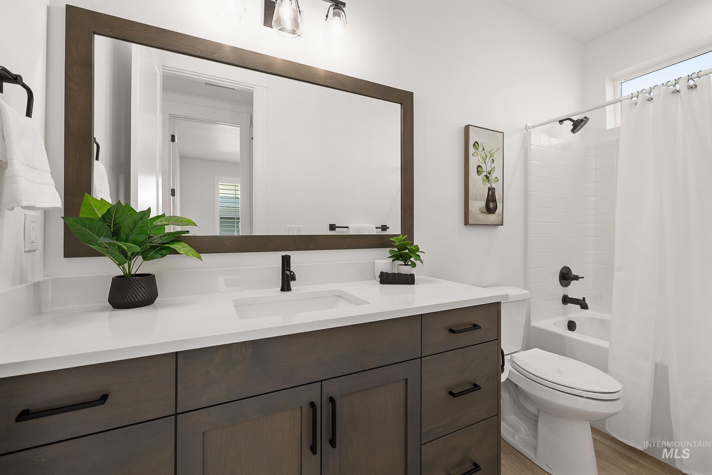 493 N Plainfield Ave, Eagle, Idaho 83616, 3 Bedrooms, 3 Bathrooms, Residential For Sale, Price $600,000,MLS 98983337