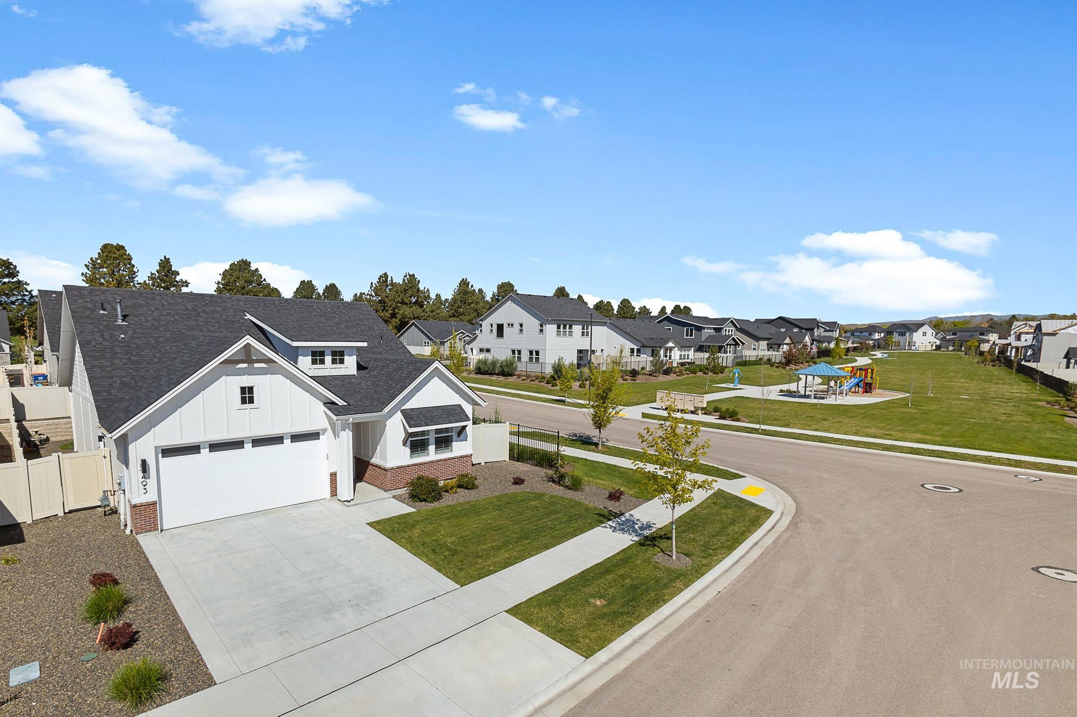 493 N Plainfield Ave, Eagle, Idaho 83616, 3 Bedrooms, 3 Bathrooms, Residential For Sale, Price $600,000,MLS 98983337