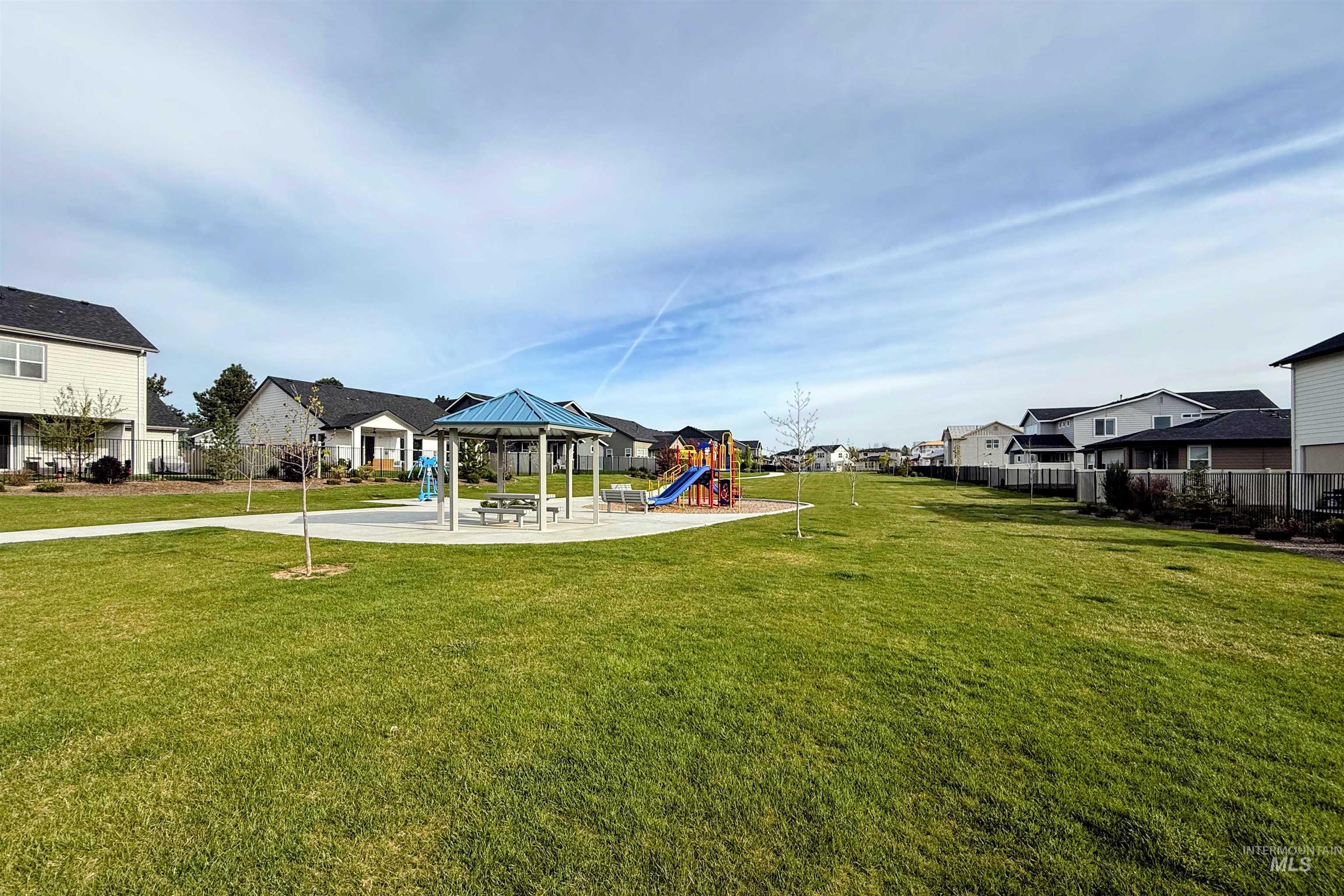 493 N Plainfield Ave, Eagle, Idaho 83616, 3 Bedrooms, 3 Bathrooms, Residential For Sale, Price $600,000,MLS 98983337