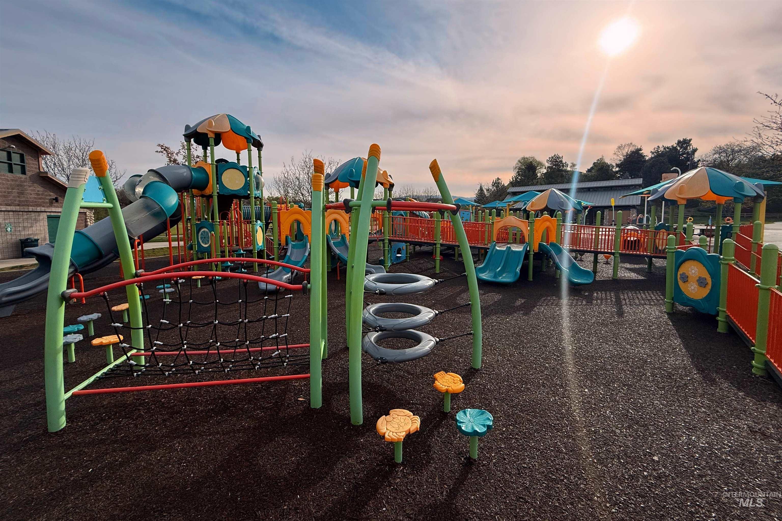 493 N Plainfield Ave, Eagle, Idaho 83616, 3 Bedrooms, 3 Bathrooms, Residential For Sale, Price $600,000,MLS 98983337