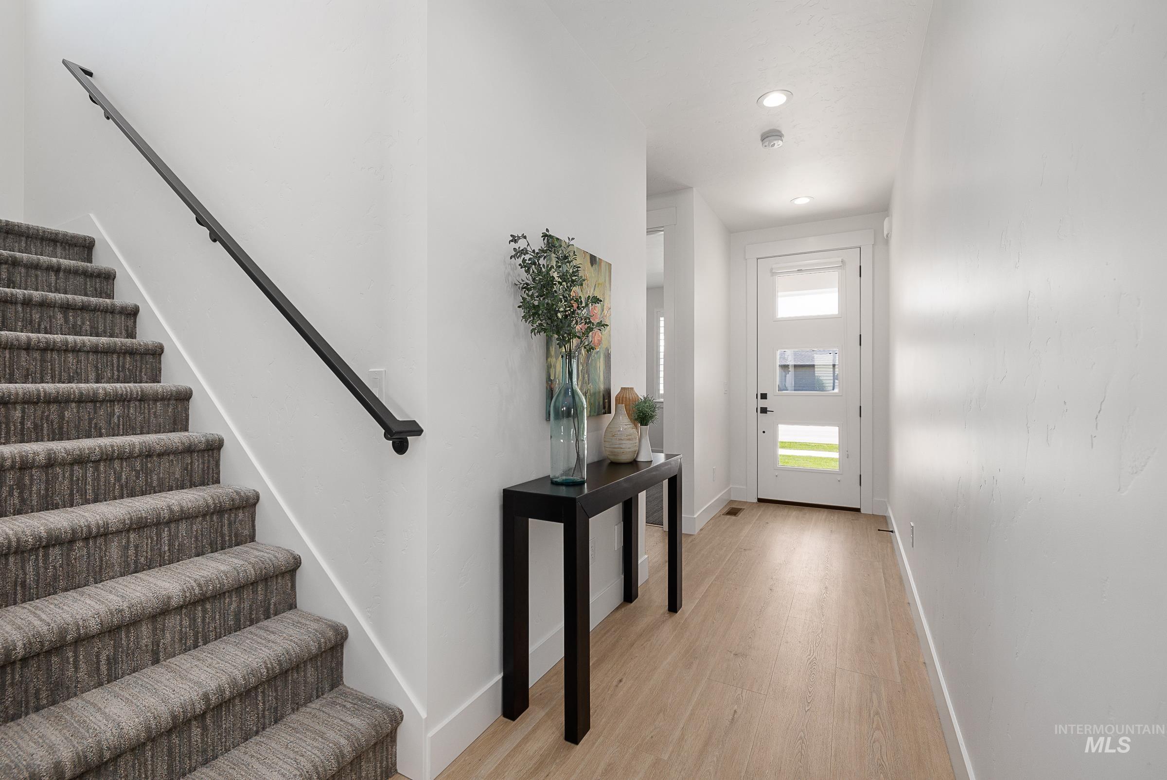 493 N Plainfield Ave, Eagle, Idaho 83616, 3 Bedrooms, 3 Bathrooms, Residential For Sale, Price $600,000,MLS 98983337