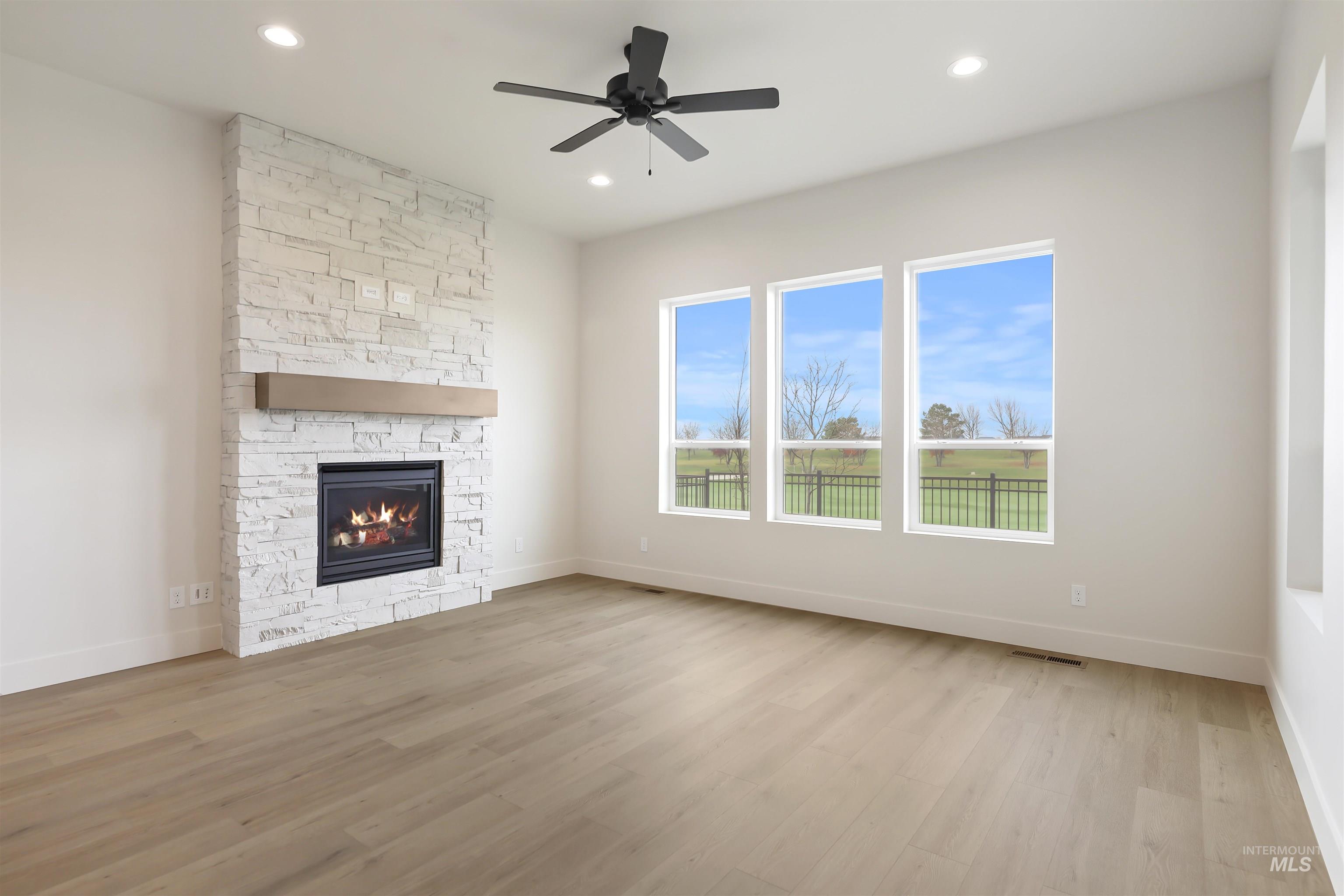 11209 S Corballis Ln., Kuna, Idaho 83634, 3 Bedrooms, 2 Bathrooms, Residential For Sale, Price $599,880,MLS 98983339