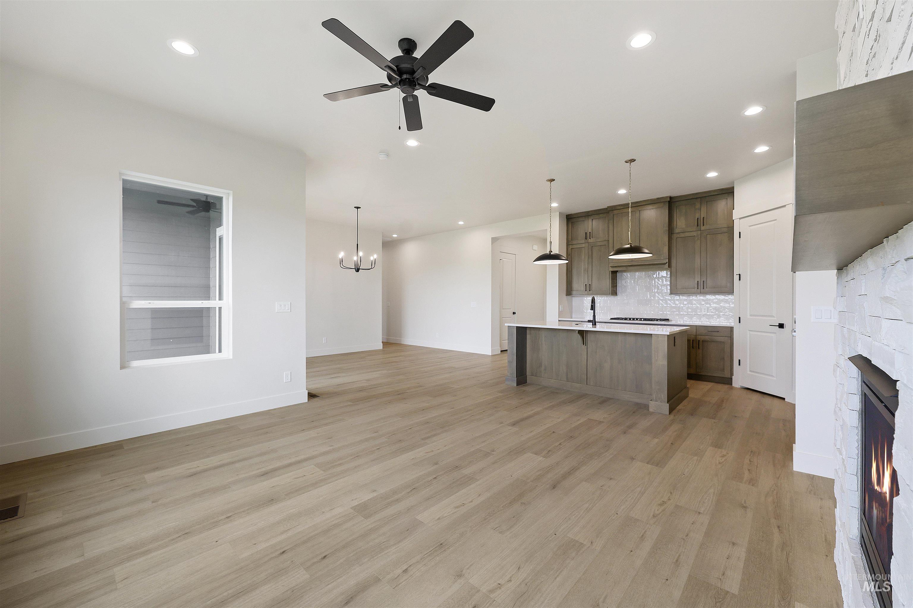 11209 S Corballis Ln., Kuna, Idaho 83634, 3 Bedrooms, 2 Bathrooms, Residential For Sale, Price $599,880,MLS 98983339