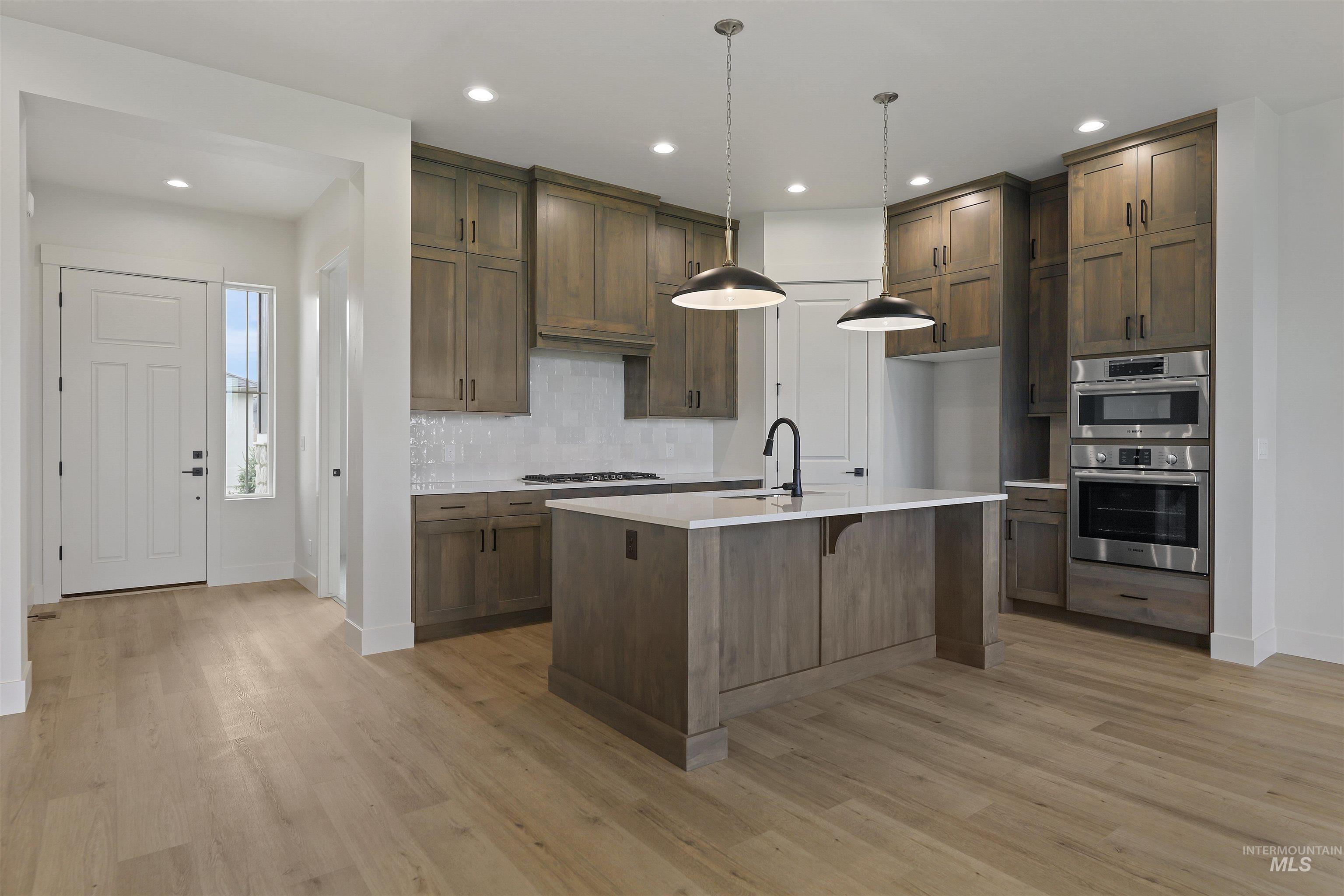 11209 S Corballis Ln., Kuna, Idaho 83634, 3 Bedrooms, 2 Bathrooms, Residential For Sale, Price $599,880,MLS 98983339