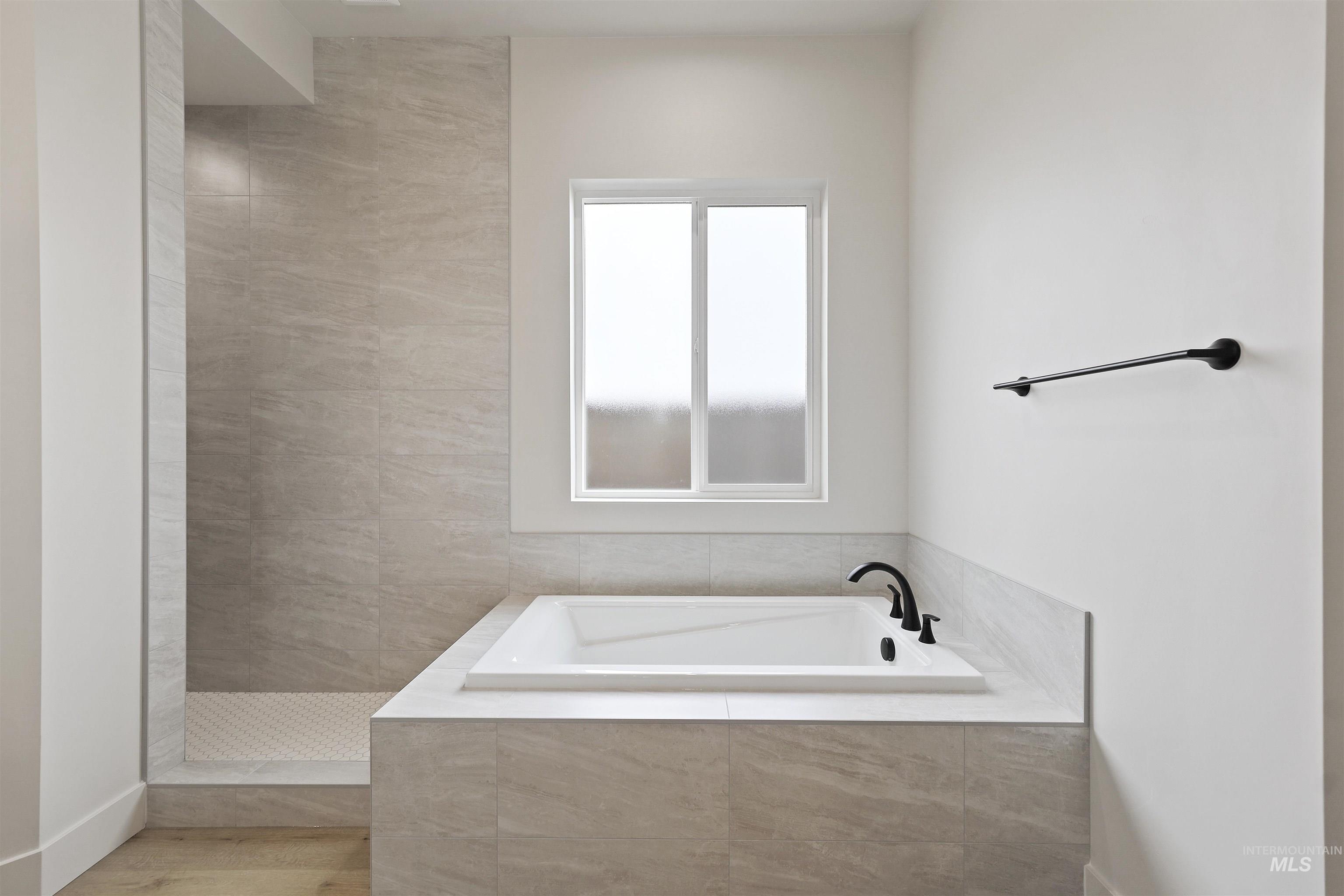 11209 S Corballis Ln., Kuna, Idaho 83634, 3 Bedrooms, 2 Bathrooms, Residential For Sale, Price $599,880,MLS 98983339