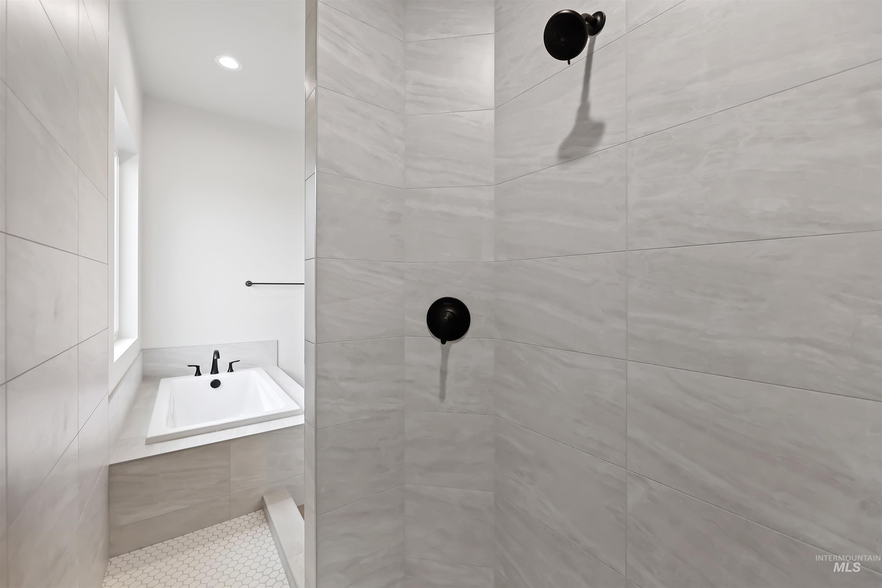 11209 S Corballis Ln., Kuna, Idaho 83634, 3 Bedrooms, 2 Bathrooms, Residential For Sale, Price $599,880,MLS 98983339