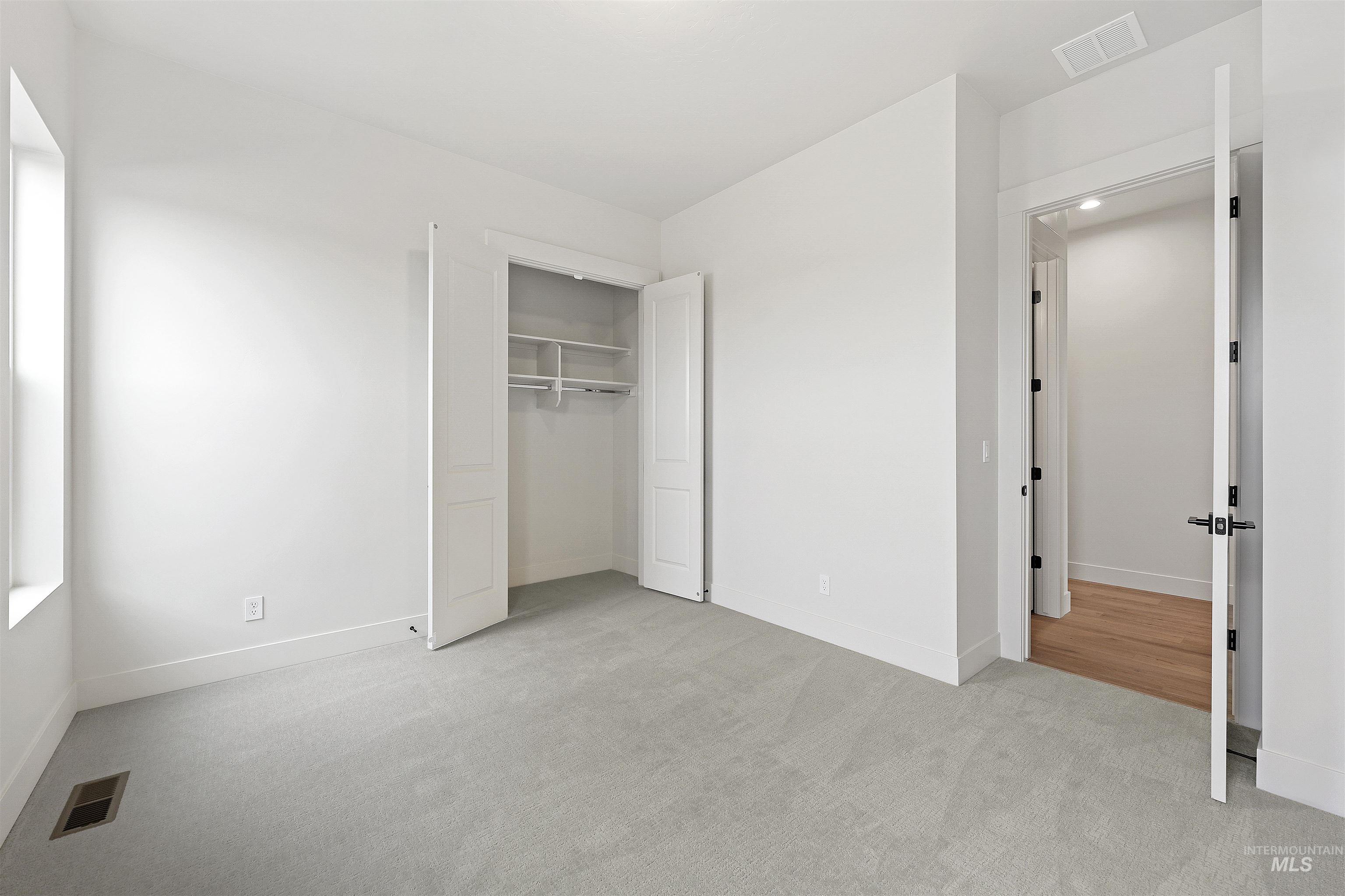 11209 S Corballis Ln., Kuna, Idaho 83634, 3 Bedrooms, 2 Bathrooms, Residential For Sale, Price $599,880,MLS 98983339