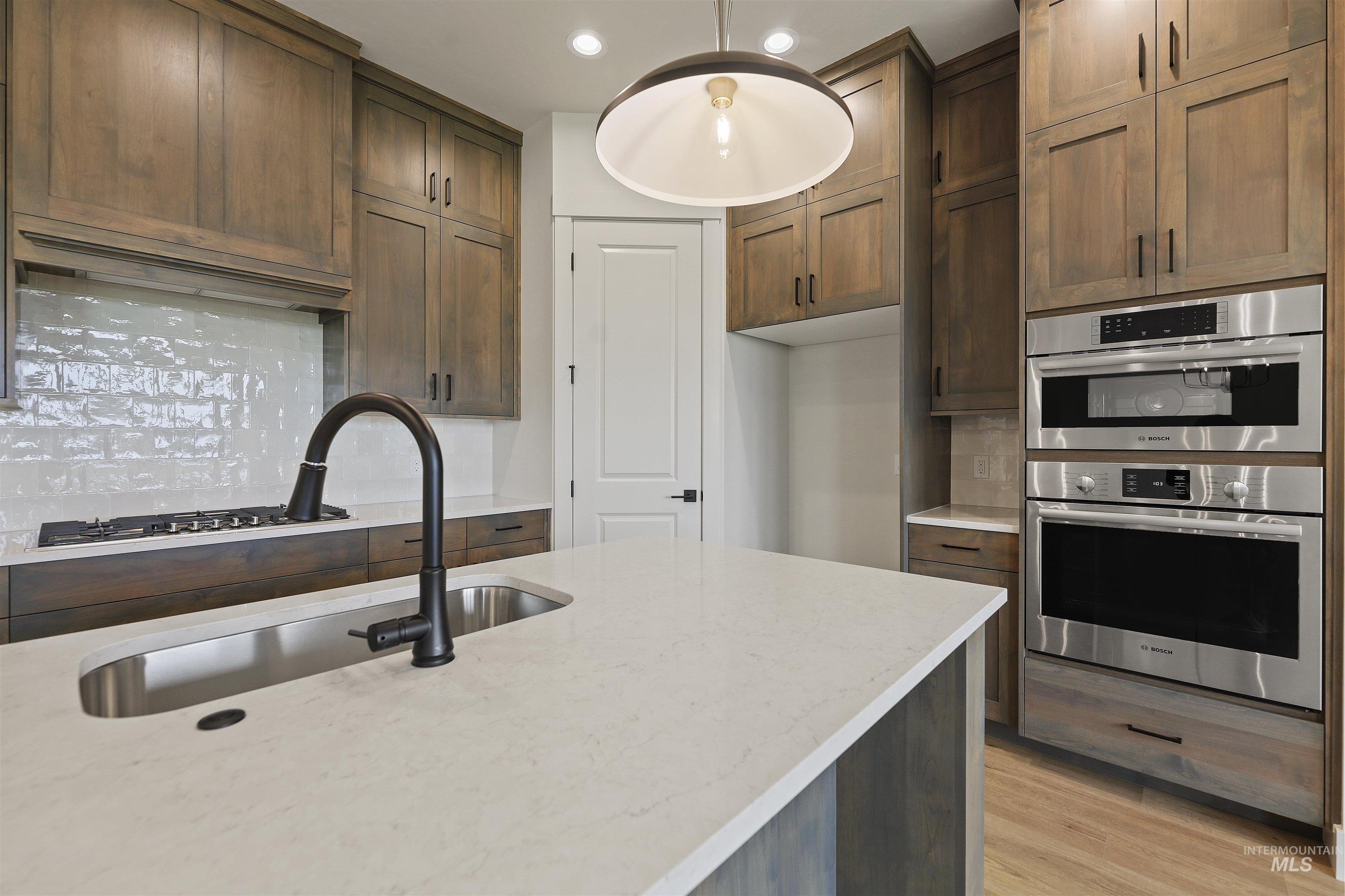 11209 S Corballis Ln., Kuna, Idaho 83634, 3 Bedrooms, 2 Bathrooms, Residential For Sale, Price $599,880,MLS 98983339