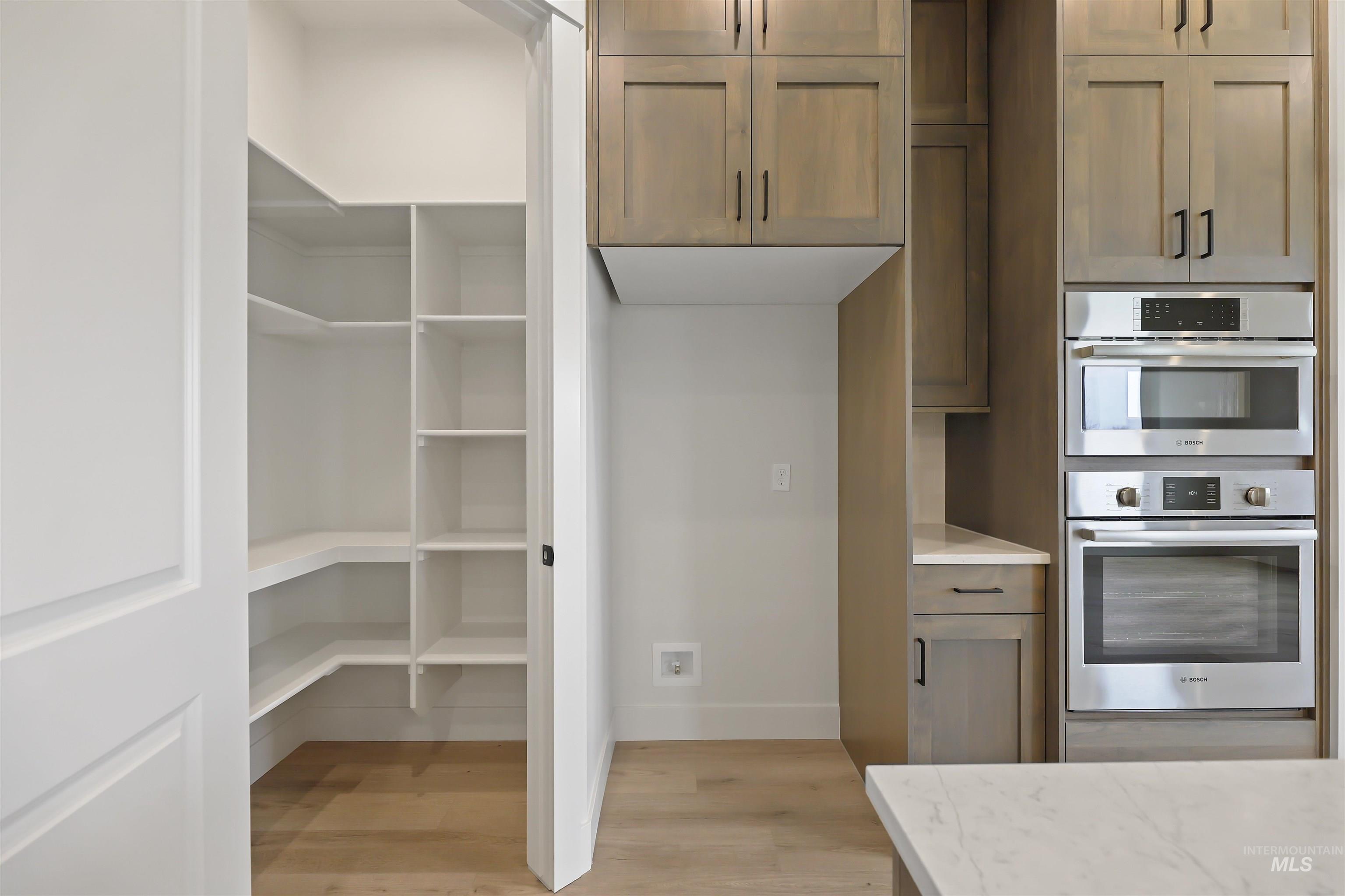 11209 S Corballis Ln., Kuna, Idaho 83634, 3 Bedrooms, 2 Bathrooms, Residential For Sale, Price $599,880,MLS 98983339