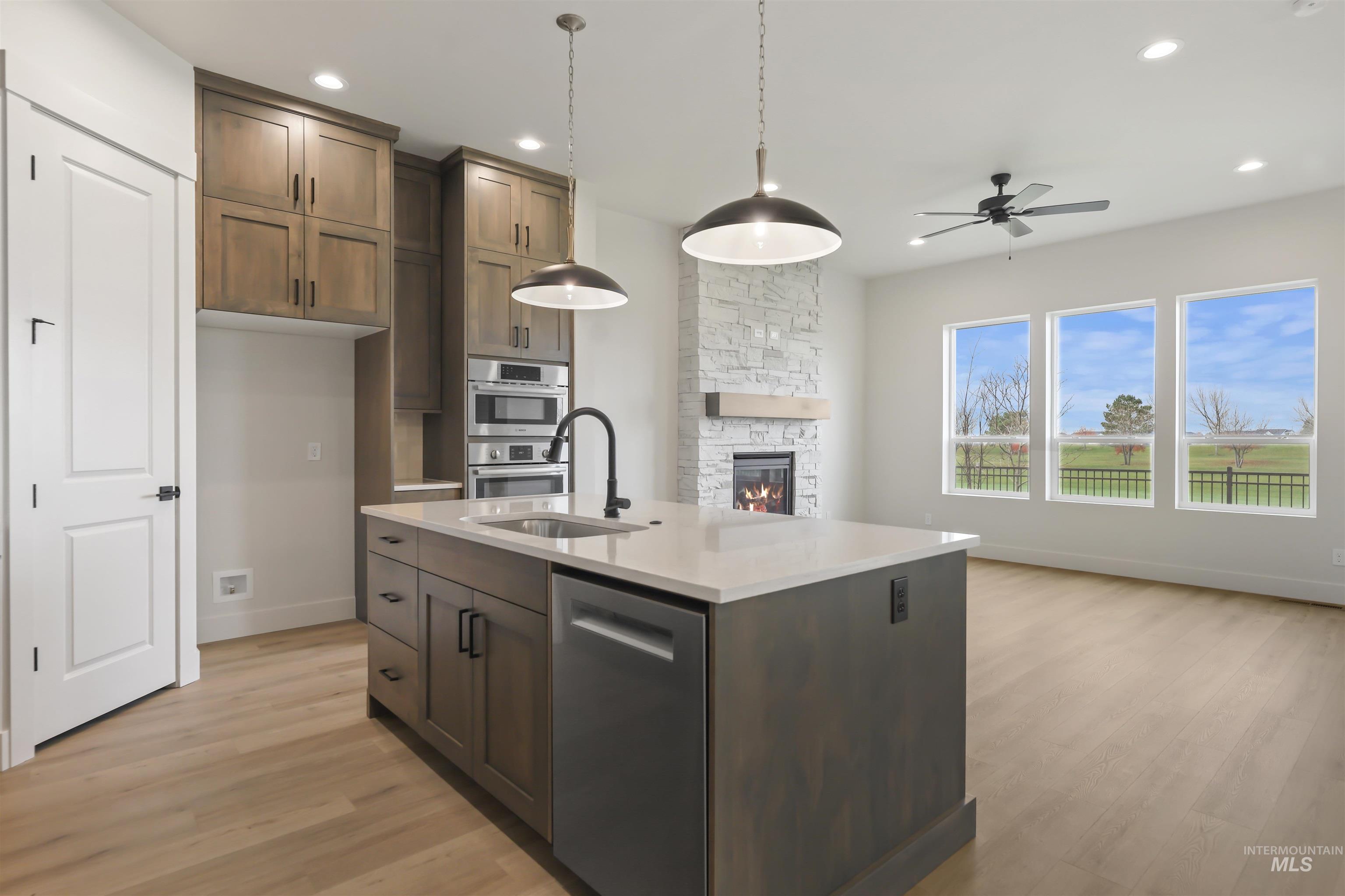 11209 S Corballis Ln., Kuna, Idaho 83634, 3 Bedrooms, 2 Bathrooms, Residential For Sale, Price $599,880,MLS 98983339