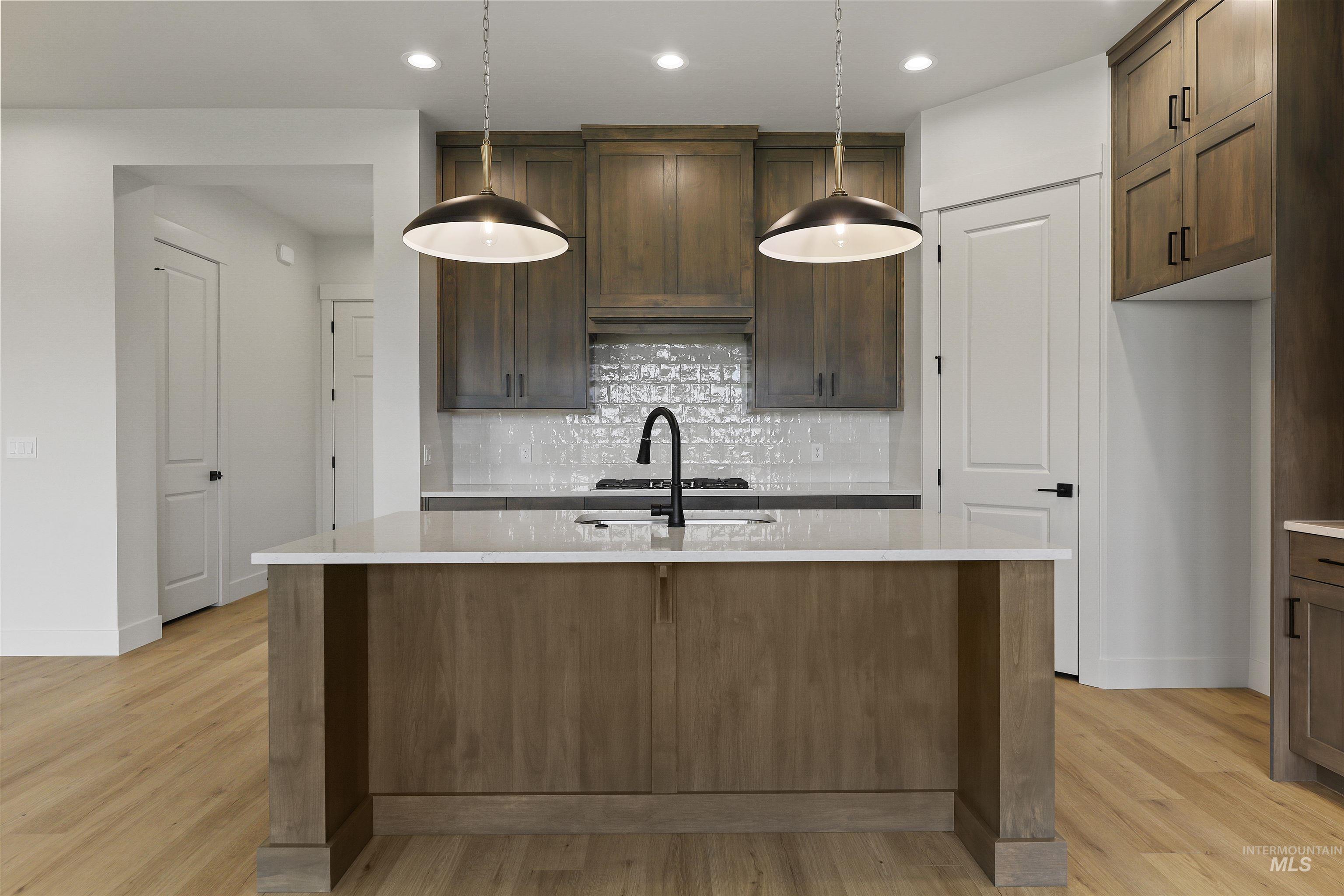 11209 S Corballis Ln., Kuna, Idaho 83634, 3 Bedrooms, 2 Bathrooms, Residential For Sale, Price $599,880,MLS 98983339