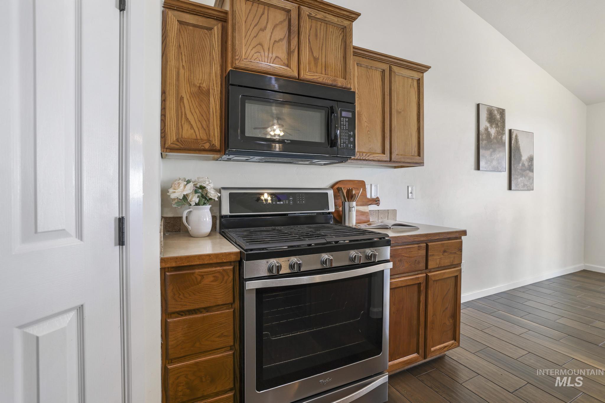 1021 Glen Eagle Dr, Jerome, Idaho 83338, 3 Bedrooms, 2 Bathrooms, Residential For Sale, Price $399,900, 98983342