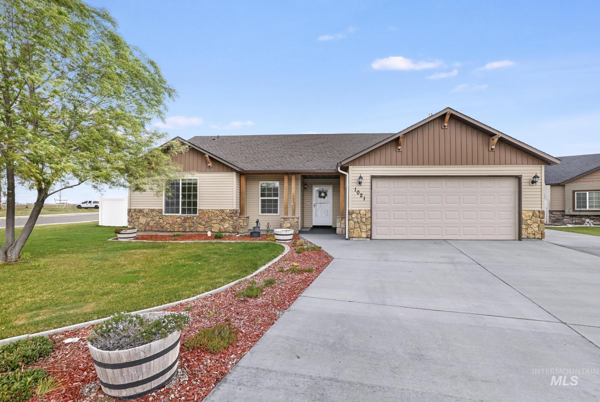 1021 Glen Eagle Dr, Jerome, Idaho 83338, 3 Bedrooms, 2 Bathrooms, Residential For Sale, Price $399,900, 98983342