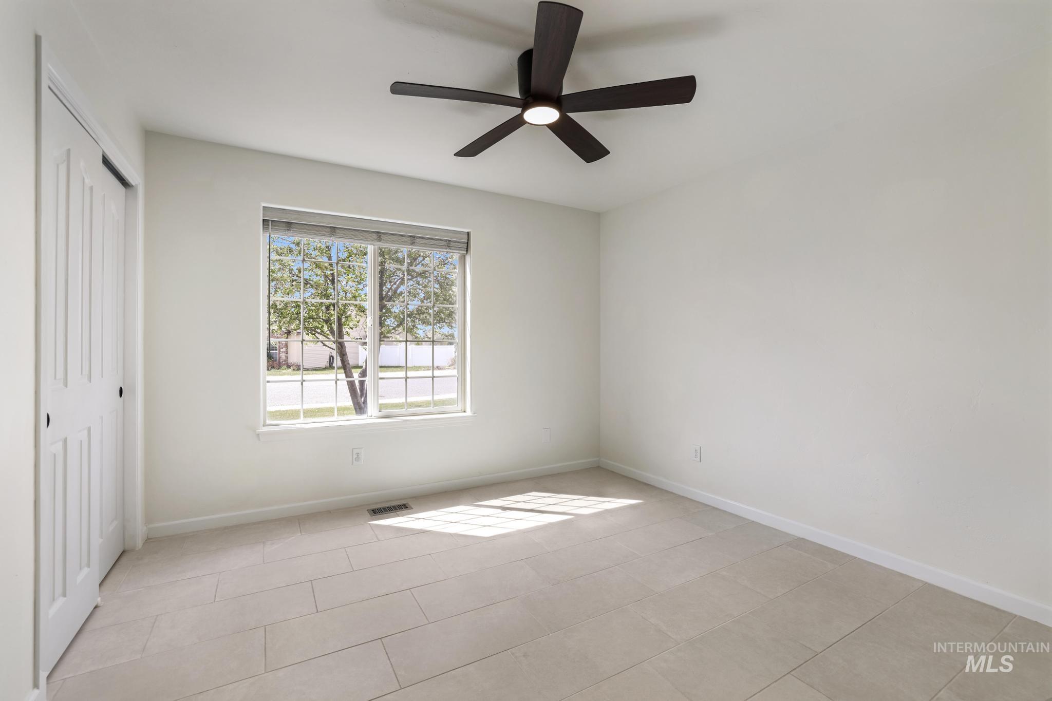 1021 Glen Eagle Dr, Jerome, Idaho 83338, 3 Bedrooms, 2 Bathrooms, Residential For Sale, Price $399,900, 98983342