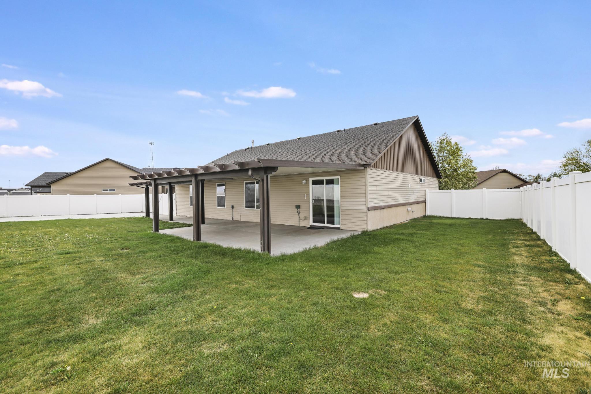 1021 Glen Eagle Dr, Jerome, Idaho 83338, 3 Bedrooms, 2 Bathrooms, Residential For Sale, Price $399,900, 98983342