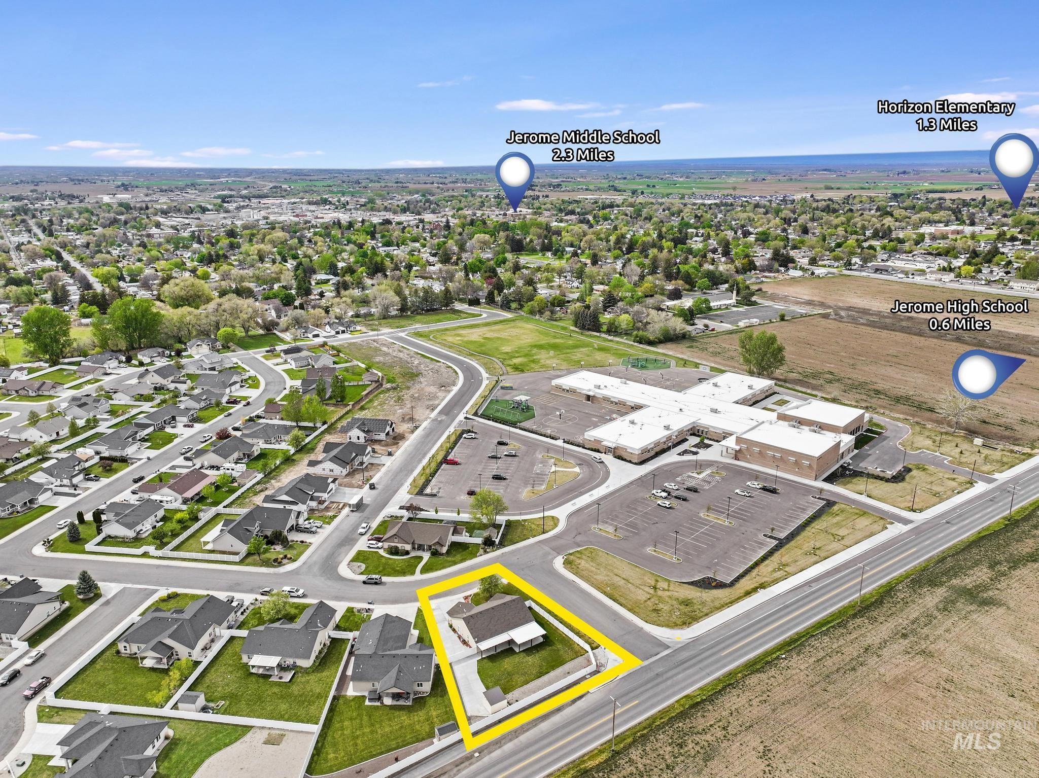 1021 Glen Eagle Dr, Jerome, Idaho 83338, 3 Bedrooms, 2 Bathrooms, Residential For Sale, Price $399,900, 98983342