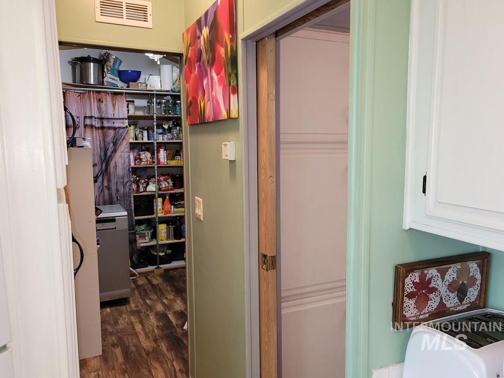 12 D Street, Cascade, Idaho 83611, 2 Bedrooms, 1 Bathroom, Residential For Sale, Price $249,900,MLS 98983345