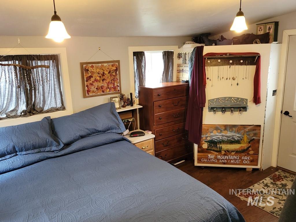 12 D Street, Cascade, Idaho 83611, 2 Bedrooms, 1 Bathroom, Residential For Sale, Price $249,900,MLS 98983345