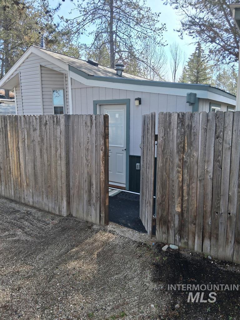 12 D Street, Cascade, Idaho 83611, 2 Bedrooms, 1 Bathroom, Residential For Sale, Price $249,900,MLS 98983345