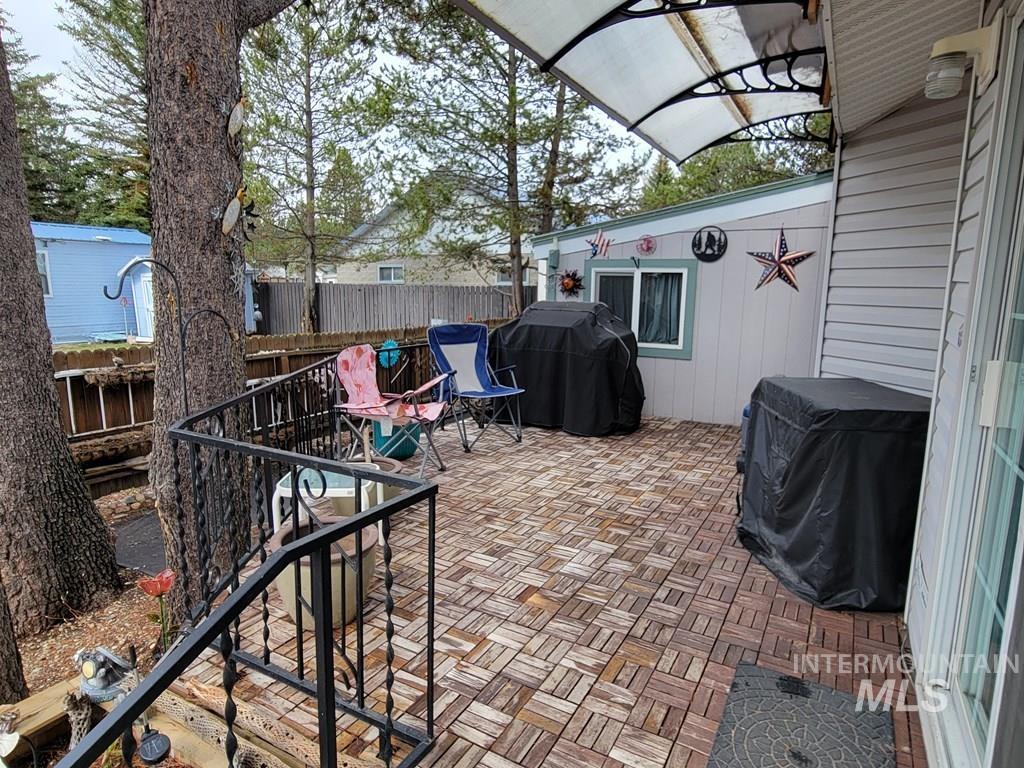 12 D Street, Cascade, Idaho 83611, 2 Bedrooms, 1 Bathroom, Residential For Sale, Price $249,900,MLS 98983345