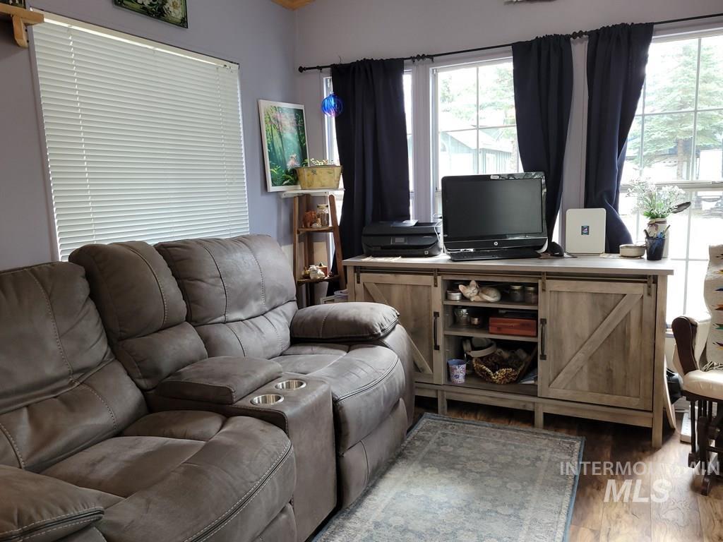 12 D Street, Cascade, Idaho 83611, 2 Bedrooms, 1 Bathroom, Residential For Sale, Price $249,900,MLS 98983345