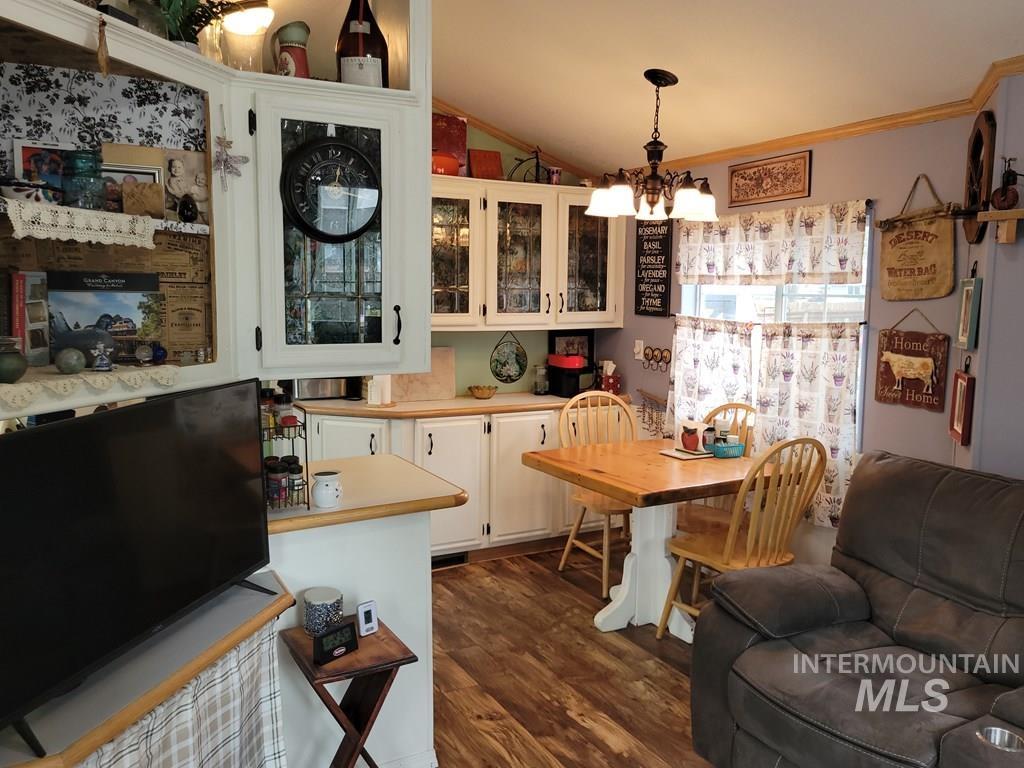 12 D Street, Cascade, Idaho 83611, 2 Bedrooms, 1 Bathroom, Residential For Sale, Price $249,900,MLS 98983345