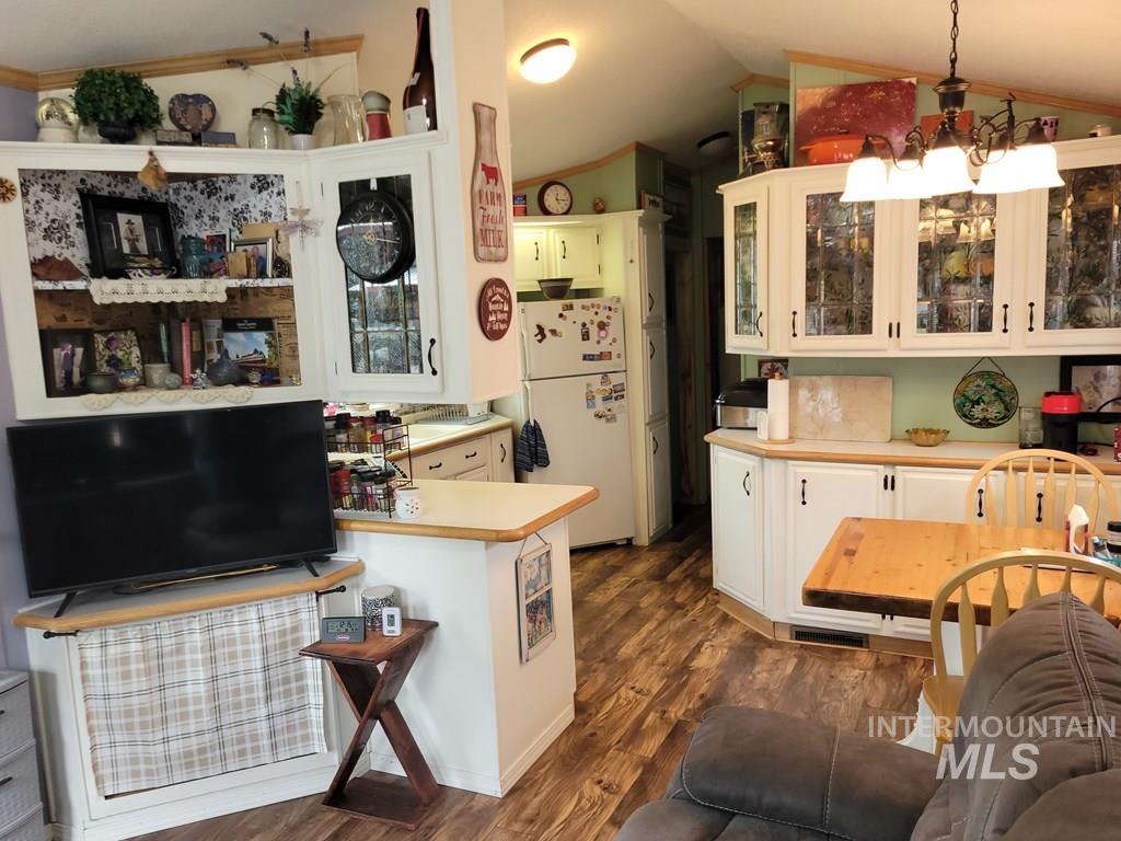 12 D Street, Cascade, Idaho 83611, 2 Bedrooms, 1 Bathroom, Residential For Sale, Price $249,900,MLS 98983345