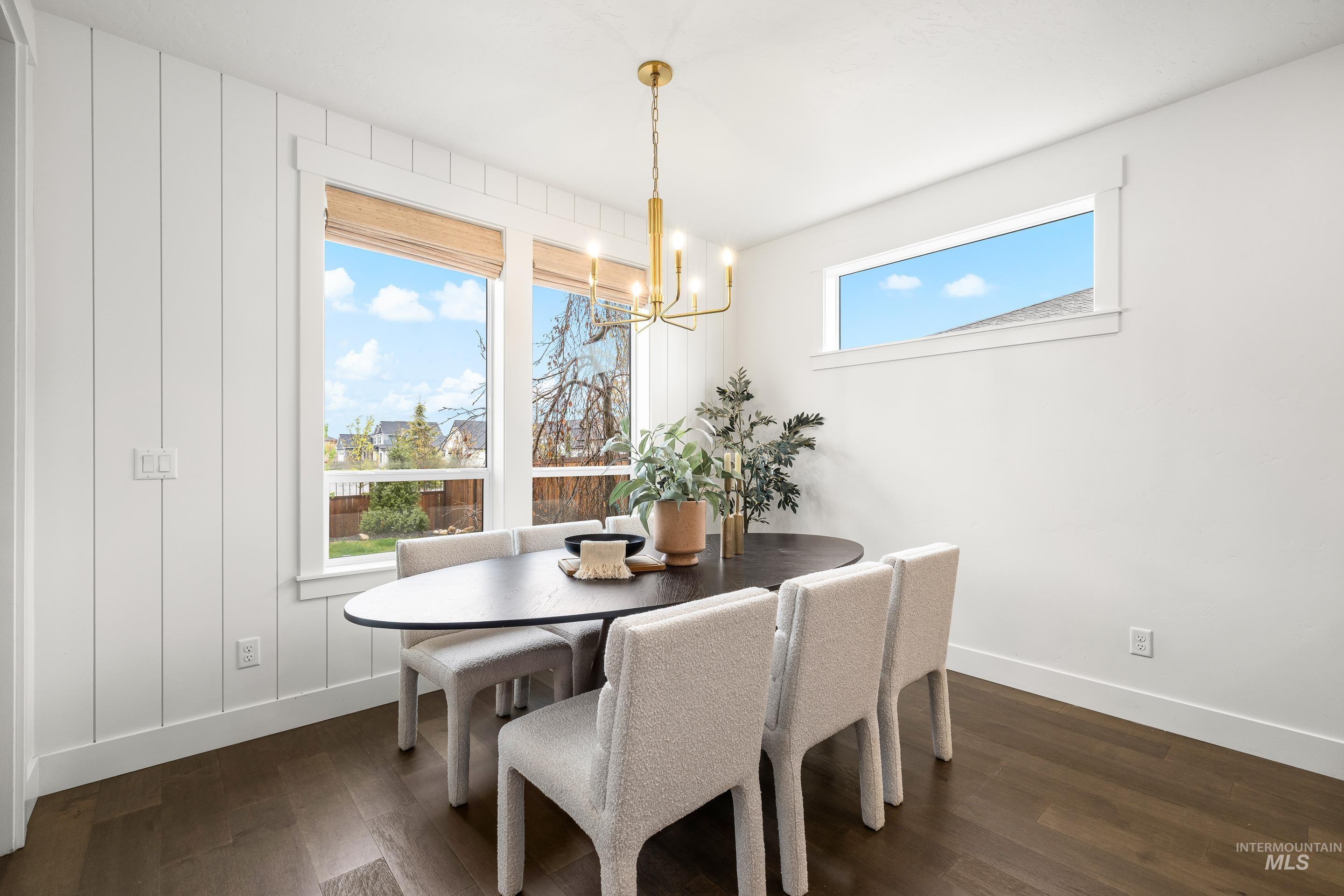 747 S Short Lane, Eagle, Idaho 83616, 4 Bedrooms, 2.5 Bathrooms, Residential For Sale, Price $1,079,000, 98983350