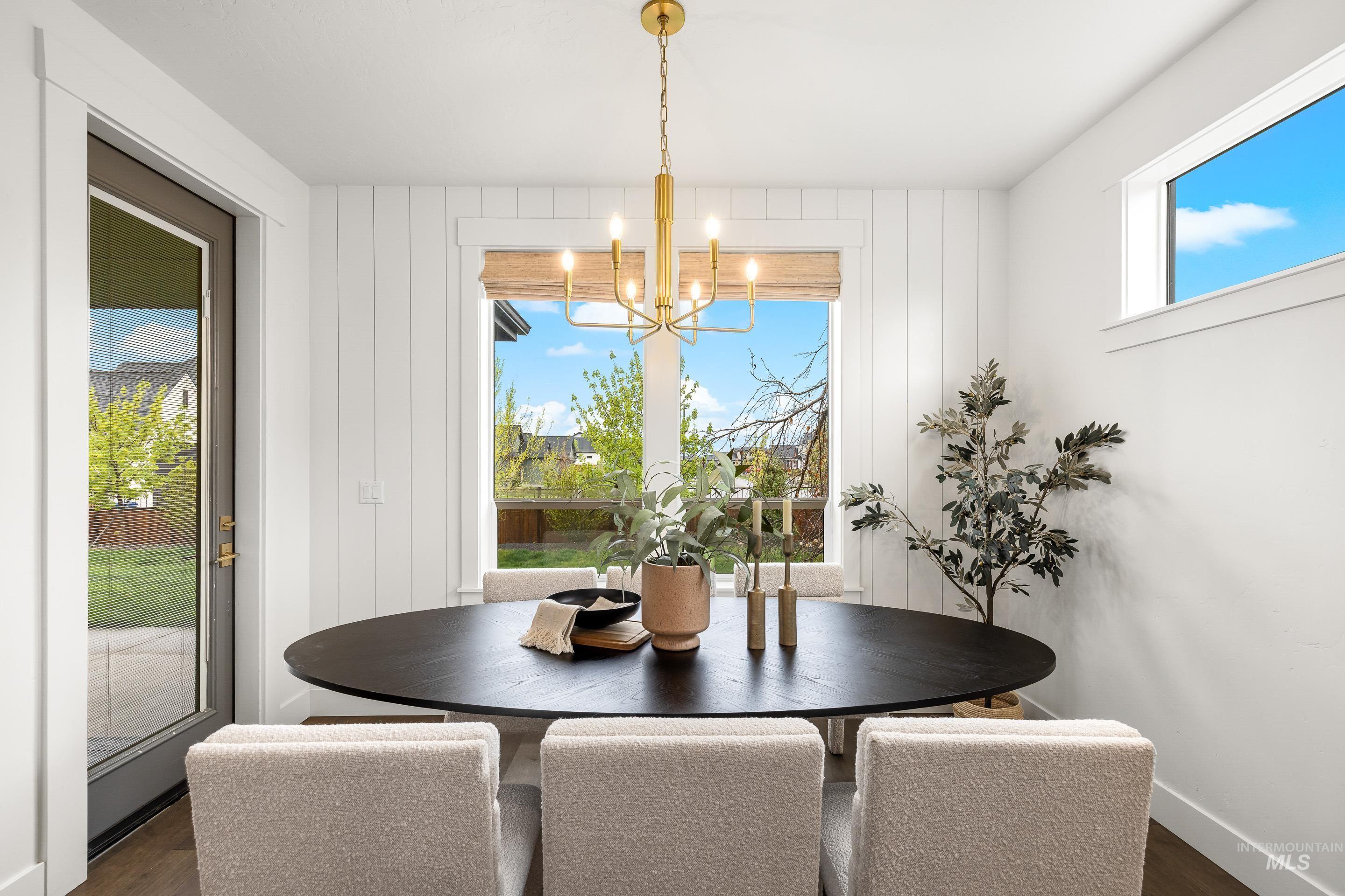 747 S Short Lane, Eagle, Idaho 83616, 4 Bedrooms, 2.5 Bathrooms, Residential For Sale, Price $1,079,000, 98983350