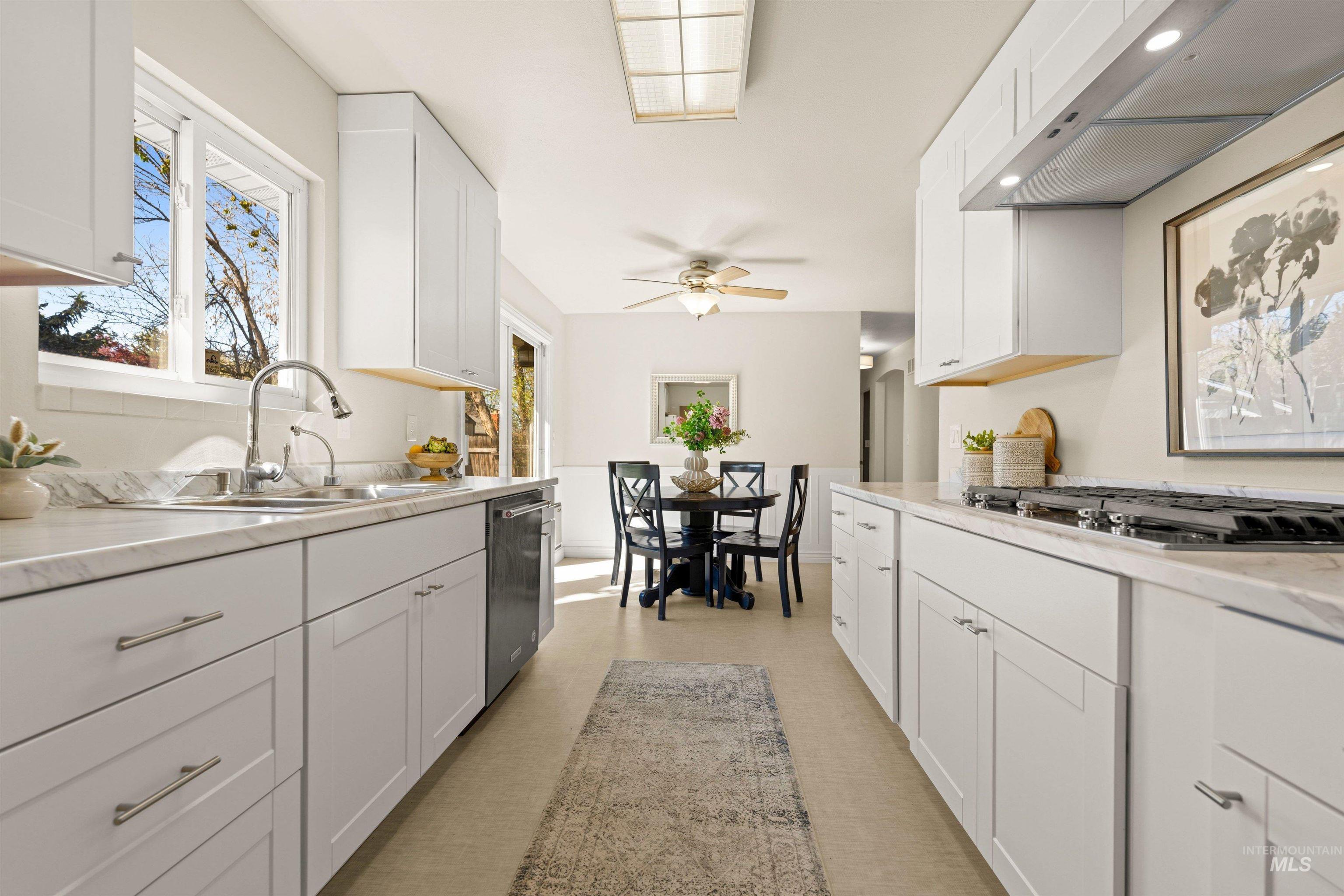 2619 N Grandee Street, Boise, Idaho 83704, 5 Bedrooms, 3 Bathrooms, Residential For Sale, Price $575,000,MLS 98983355