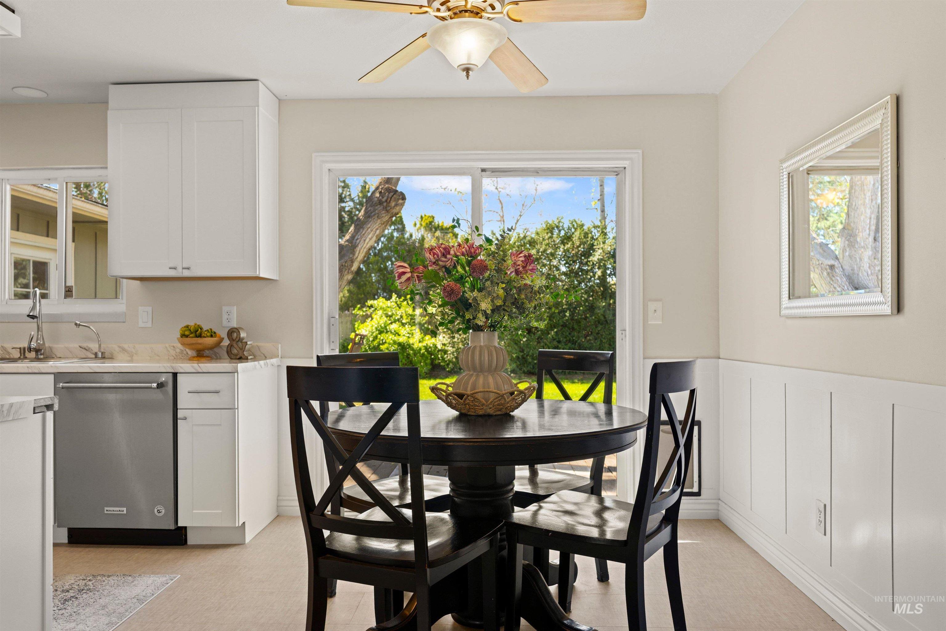 2619 N Grandee Street, Boise, Idaho 83704, 5 Bedrooms, 3 Bathrooms, Residential For Sale, Price $575,000,MLS 98983355