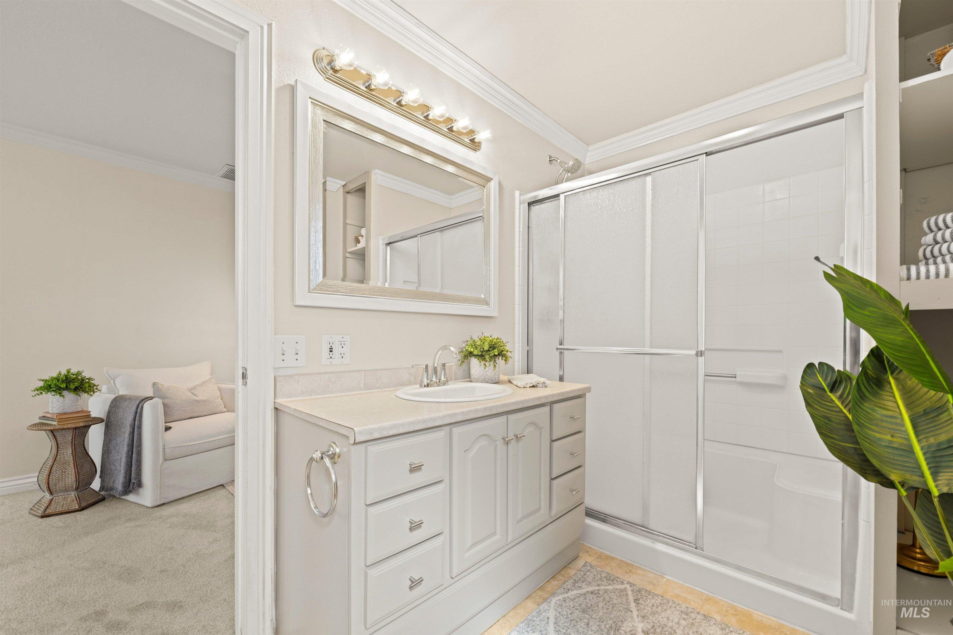 2619 N Grandee Street, Boise, Idaho 83704, 5 Bedrooms, 3 Bathrooms, Residential For Sale, Price $575,000,MLS 98983355