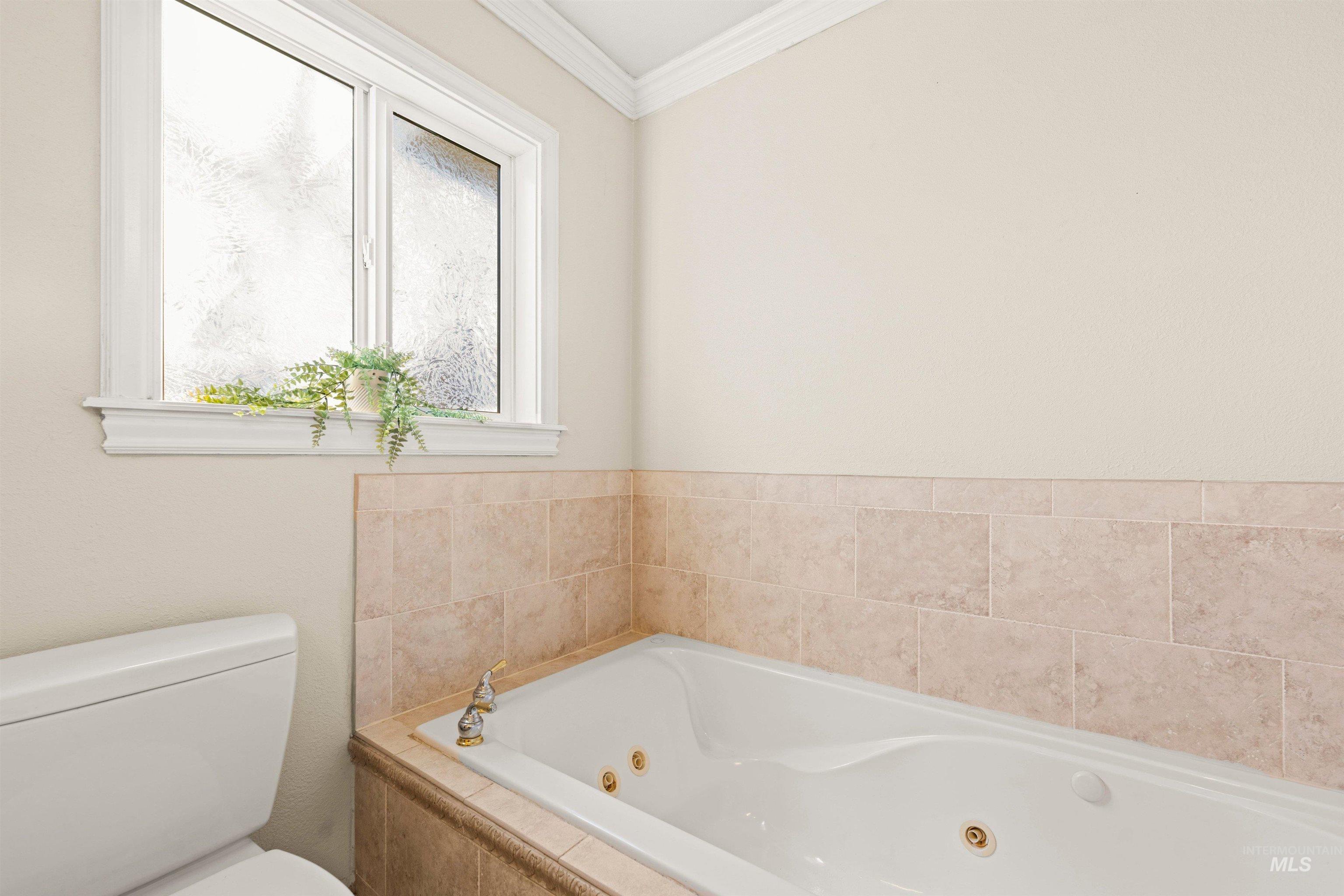 2619 N Grandee Street, Boise, Idaho 83704, 5 Bedrooms, 3 Bathrooms, Residential For Sale, Price $575,000,MLS 98983355