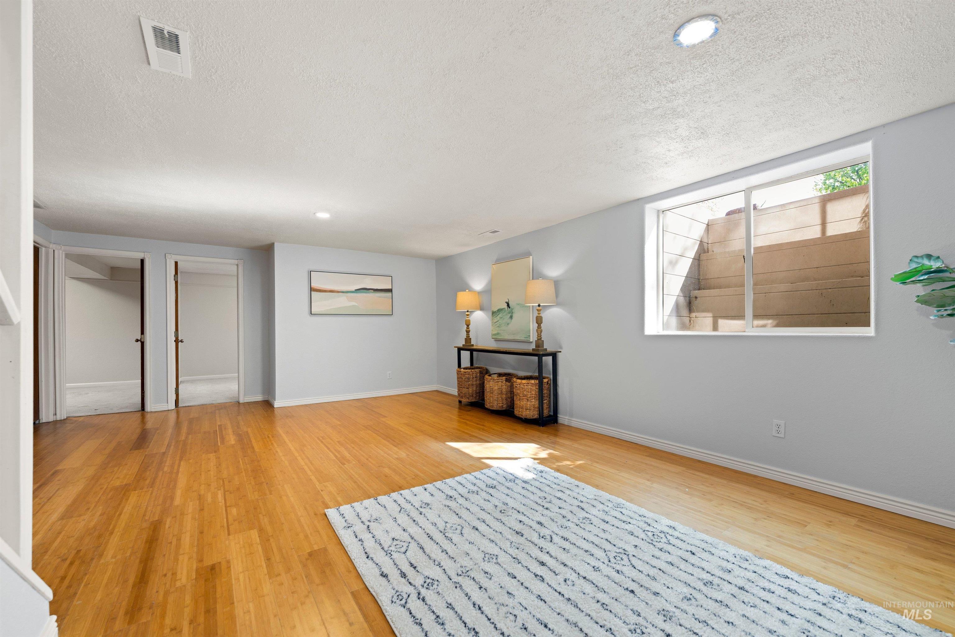 2619 N Grandee Street, Boise, Idaho 83704, 5 Bedrooms, 3 Bathrooms, Residential For Sale, Price $575,000,MLS 98983355