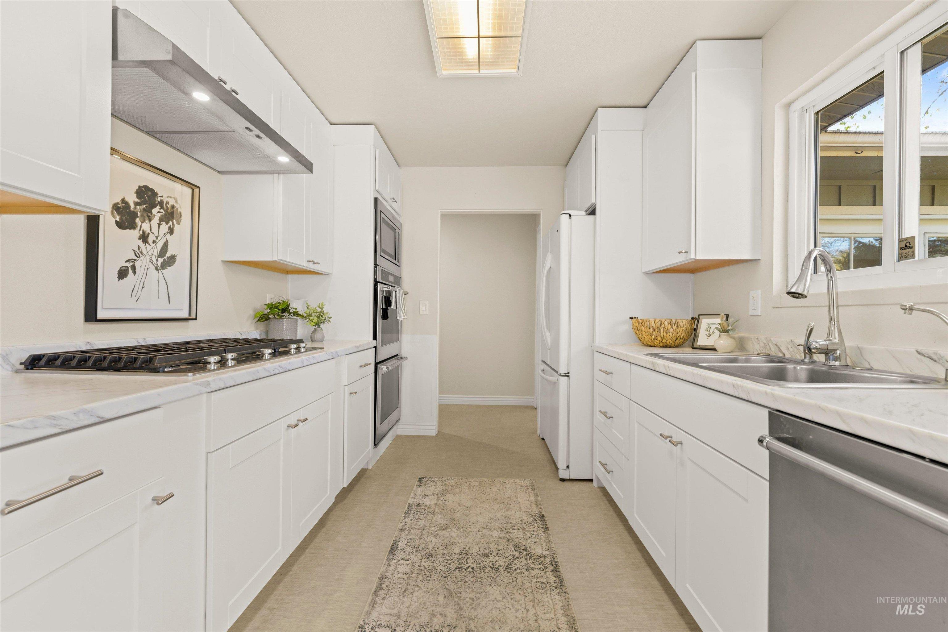 2619 N Grandee Street, Boise, Idaho 83704, 5 Bedrooms, 3 Bathrooms, Residential For Sale, Price $575,000,MLS 98983355