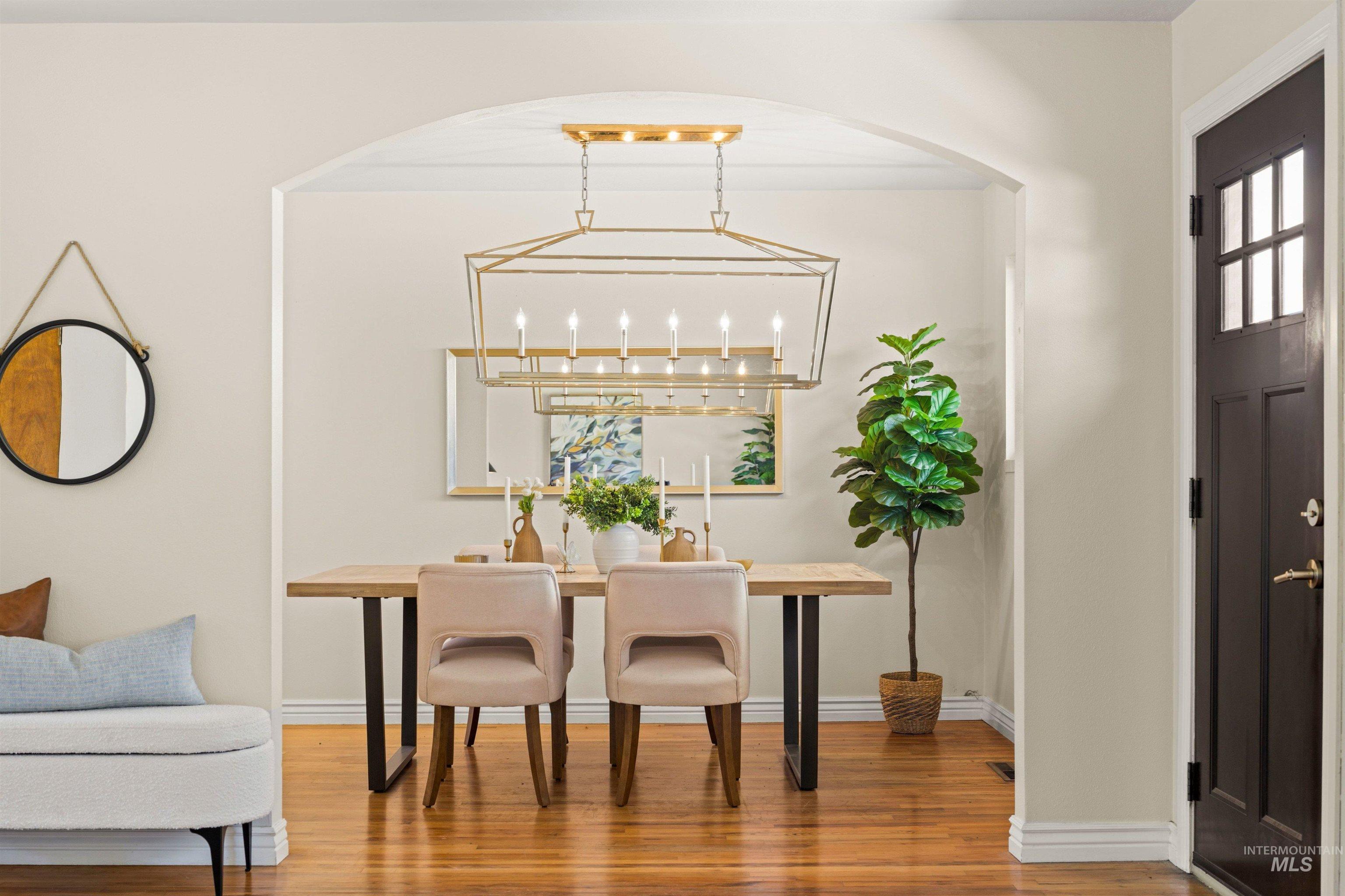 2619 N Grandee Street, Boise, Idaho 83704, 5 Bedrooms, 3 Bathrooms, Residential For Sale, Price $575,000,MLS 98983355