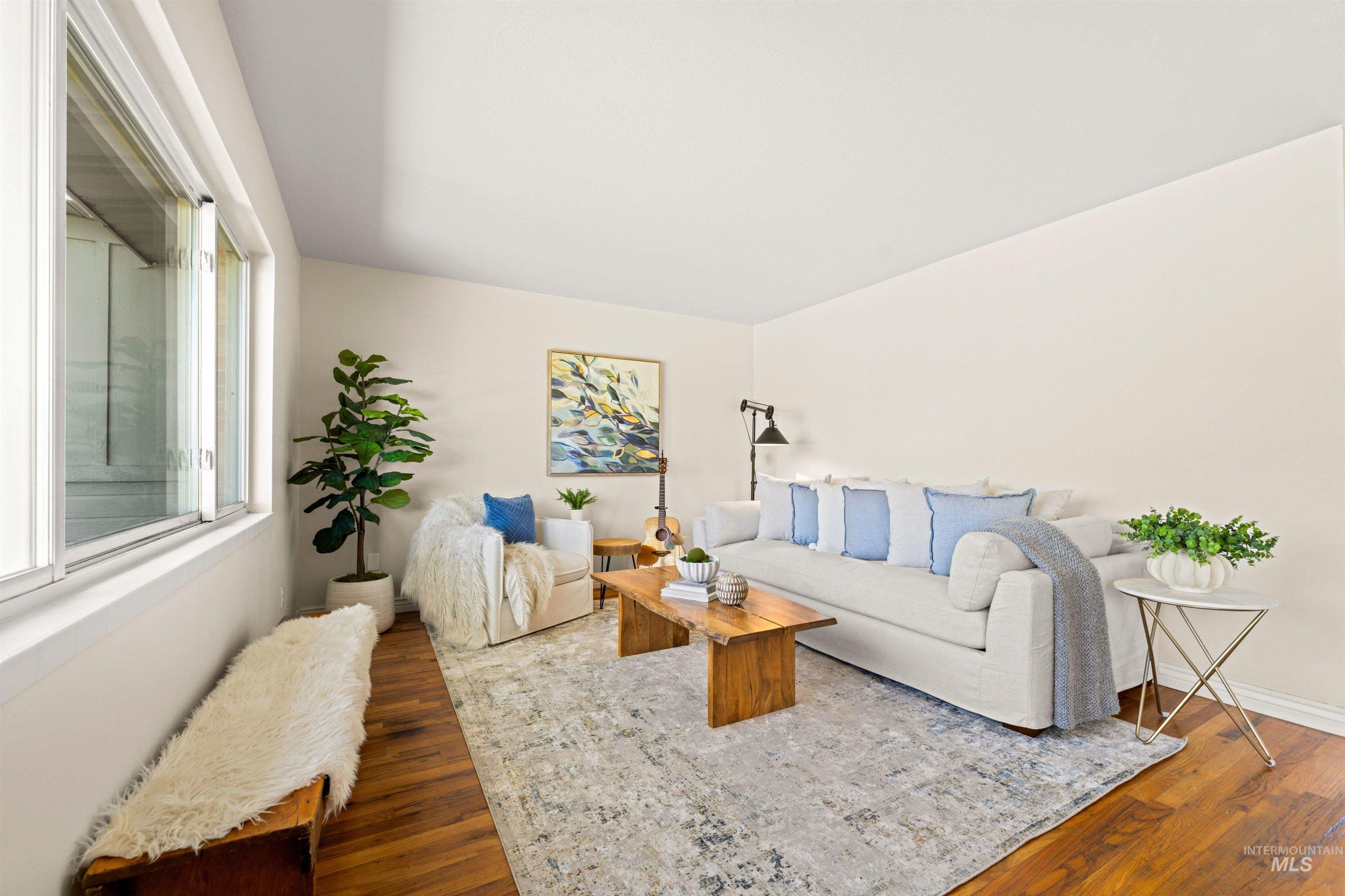 2619 N Grandee Street, Boise, Idaho 83704, 5 Bedrooms, 3 Bathrooms, Residential For Sale, Price $575,000,MLS 98983355