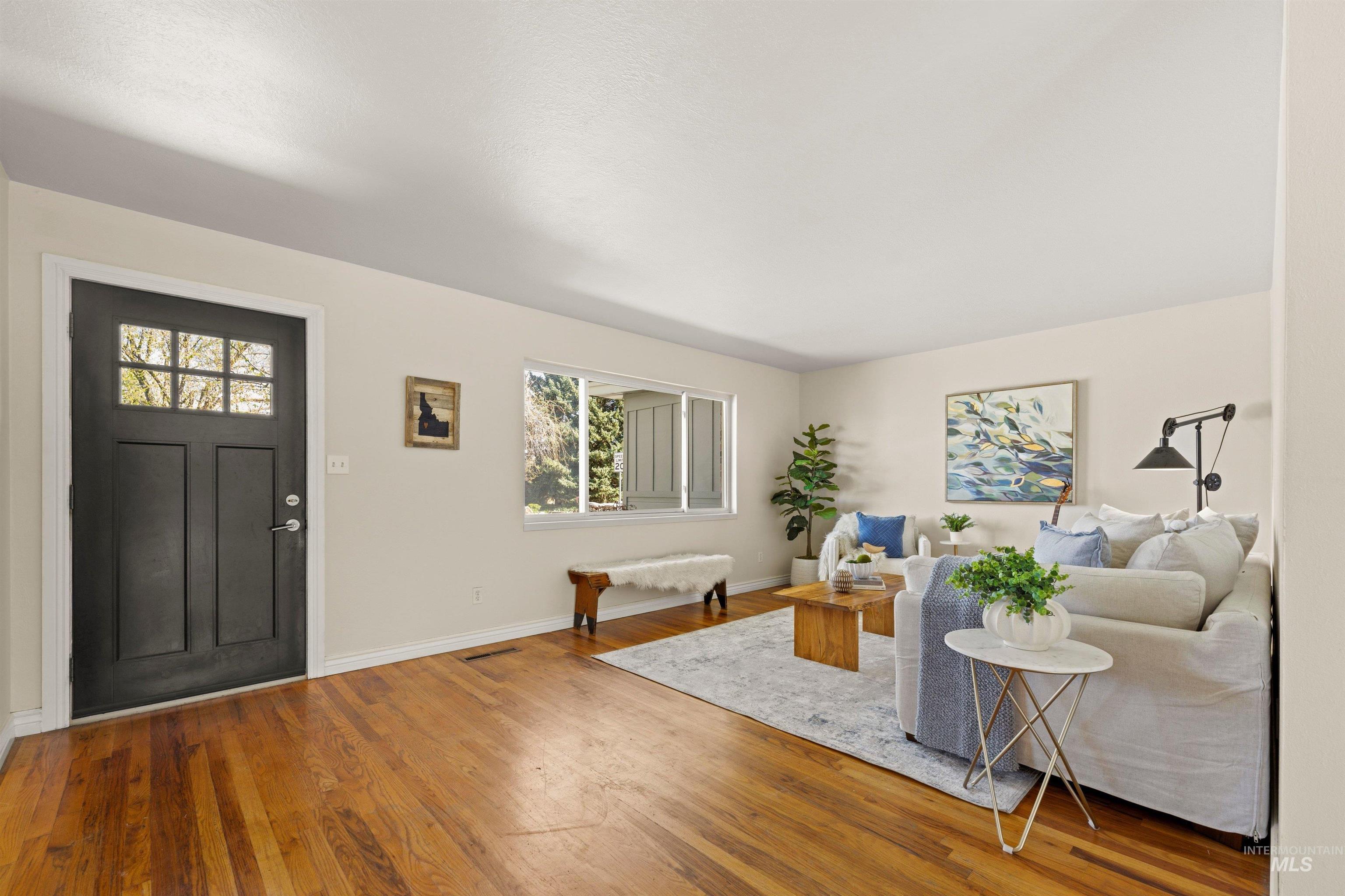 2619 N Grandee Street, Boise, Idaho 83704, 5 Bedrooms, 3 Bathrooms, Residential For Sale, Price $575,000,MLS 98983355