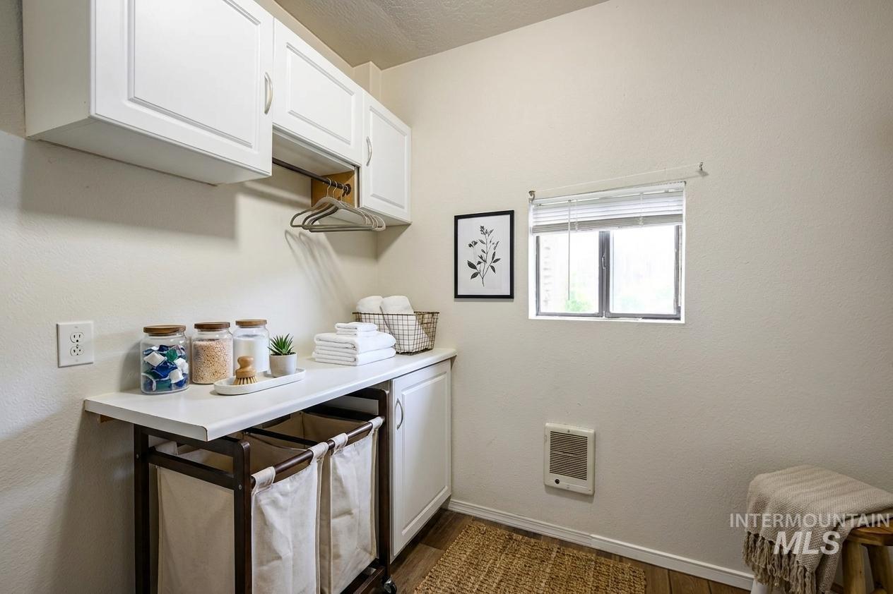 516 18th Ave N, Nampa, Idaho 83687, 3 Bedrooms, 1 Bathroom, Residential Income For Sale, Price $425,000,MLS 98983357