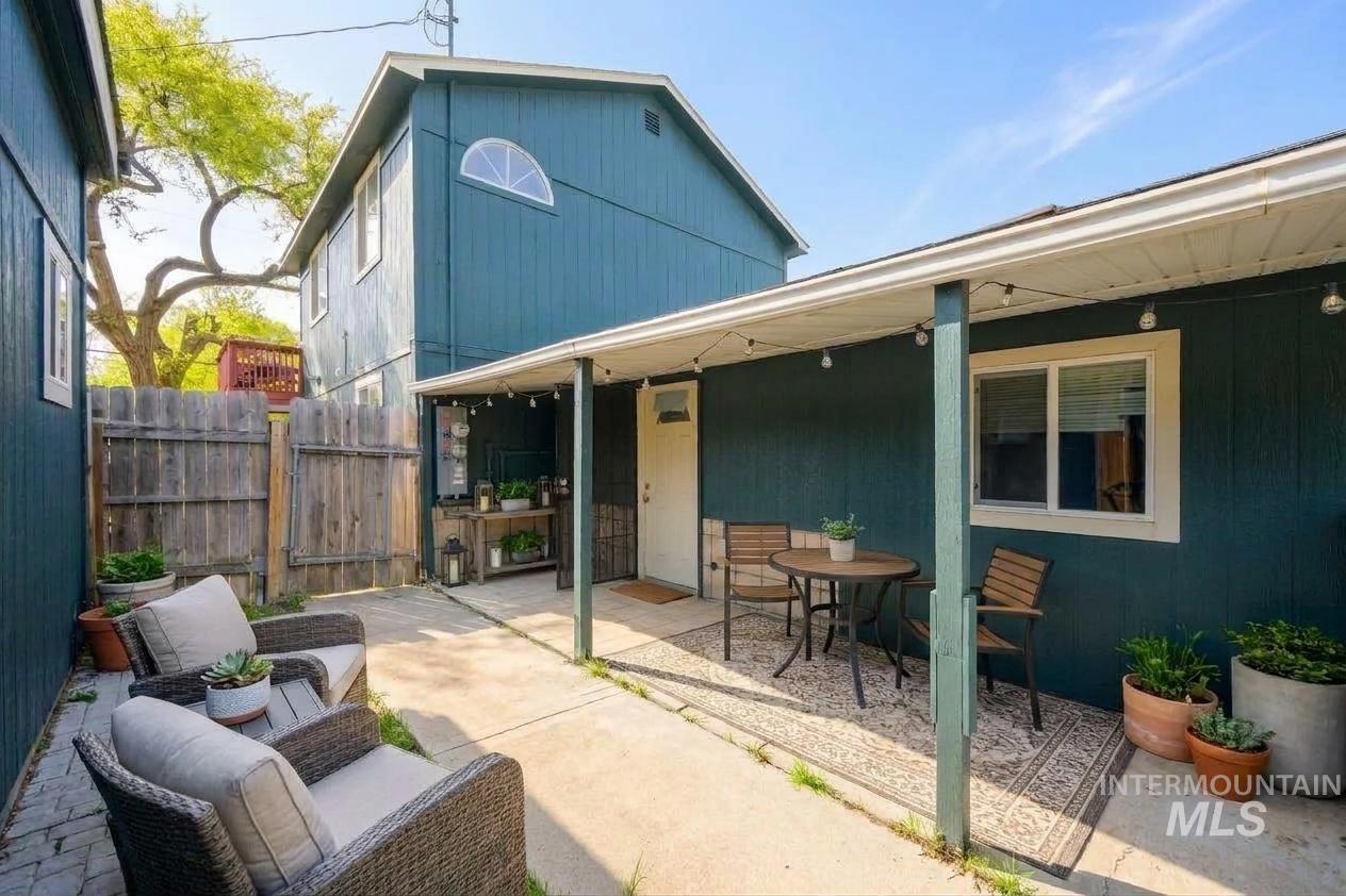 516 18th Ave N, Nampa, Idaho 83687, 3 Bedrooms, 1 Bathroom, Residential Income For Sale, Price $425,000,MLS 98983357