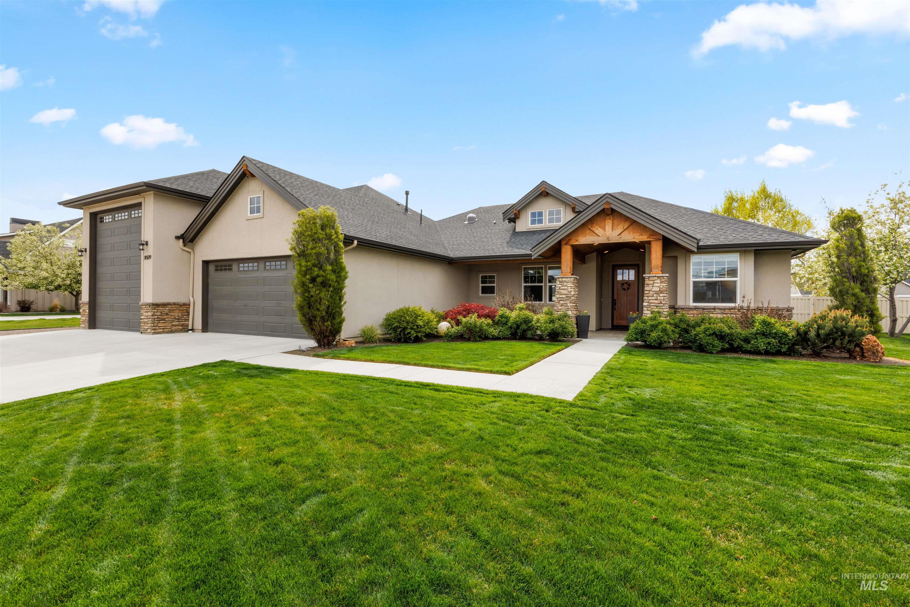 8509 Silverwood Way, Middleton, Idaho 83644, 3 Bedrooms, 2 Bathrooms, Residential For Sale, Price $934,900, 98983358