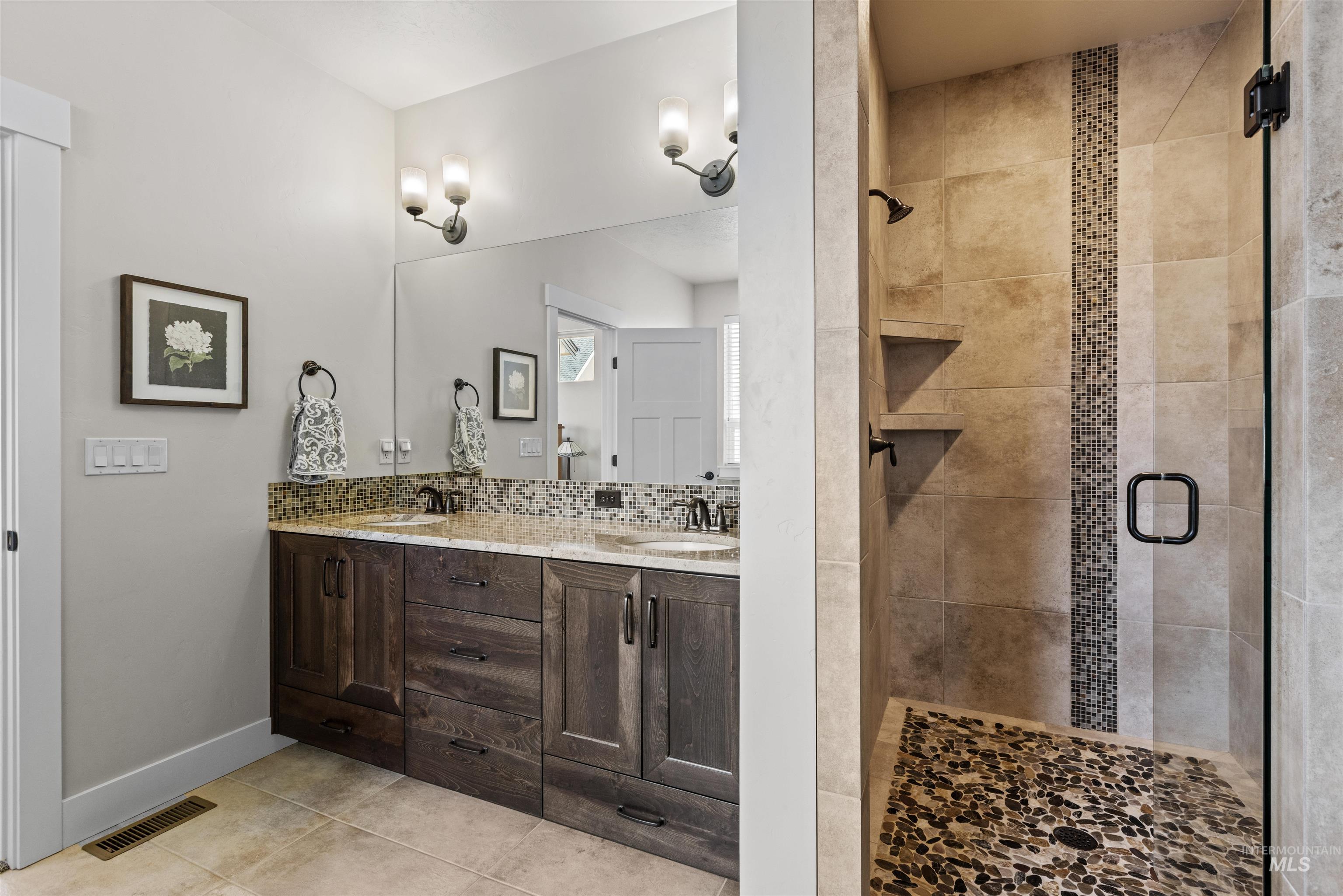 8509 Silverwood Way, Middleton, Idaho 83644, 3 Bedrooms, 2 Bathrooms, Residential For Sale, Price $934,900, 98983358